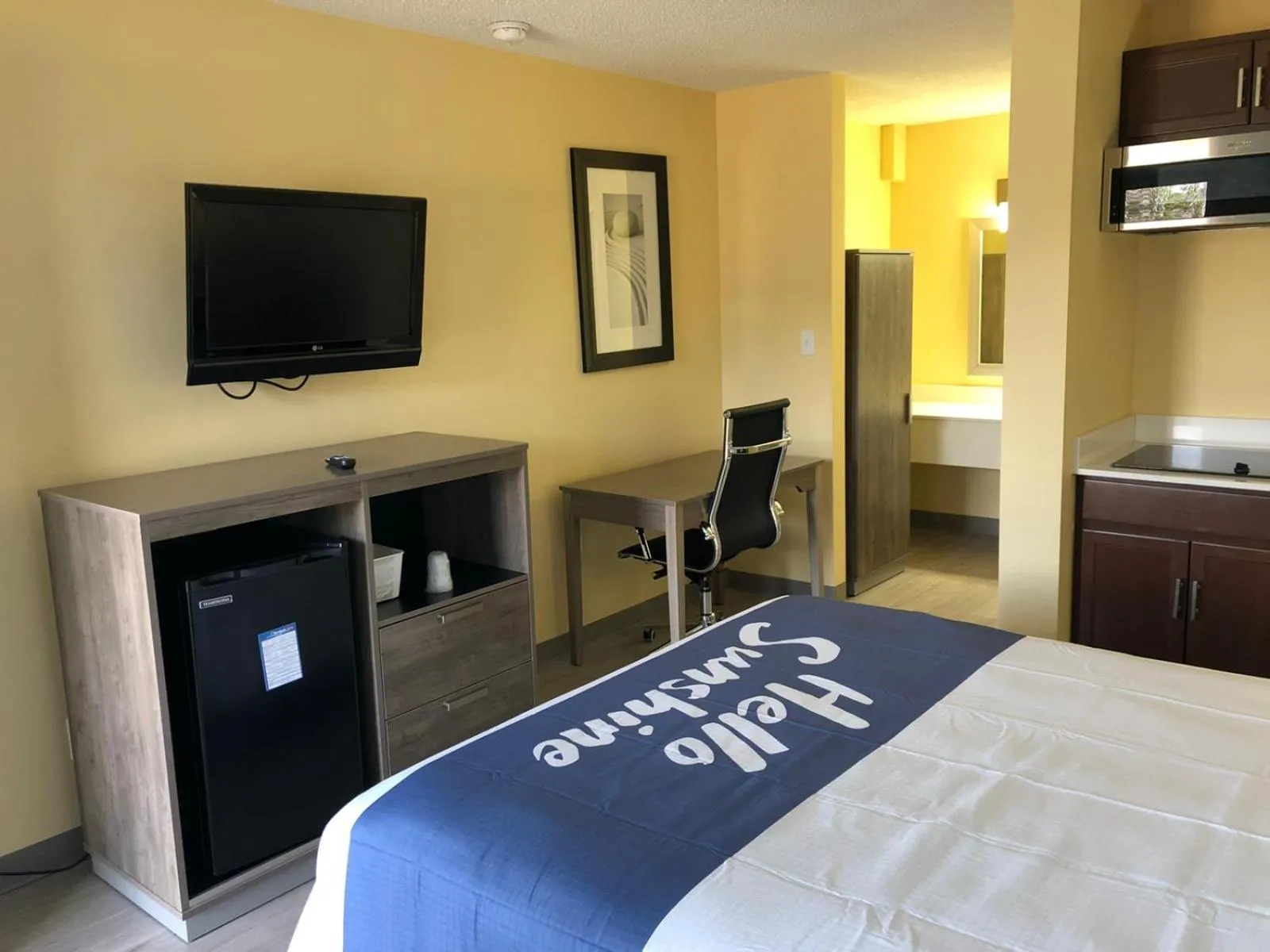 Bed in Days Inn by Wyndham Cape Carteret