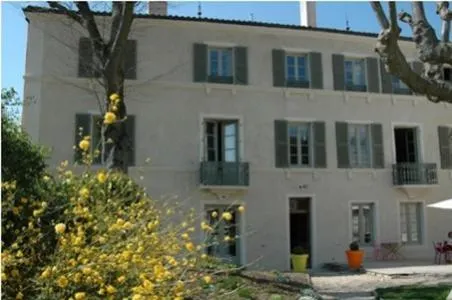 Property building in Le Clos de l'Abbaye