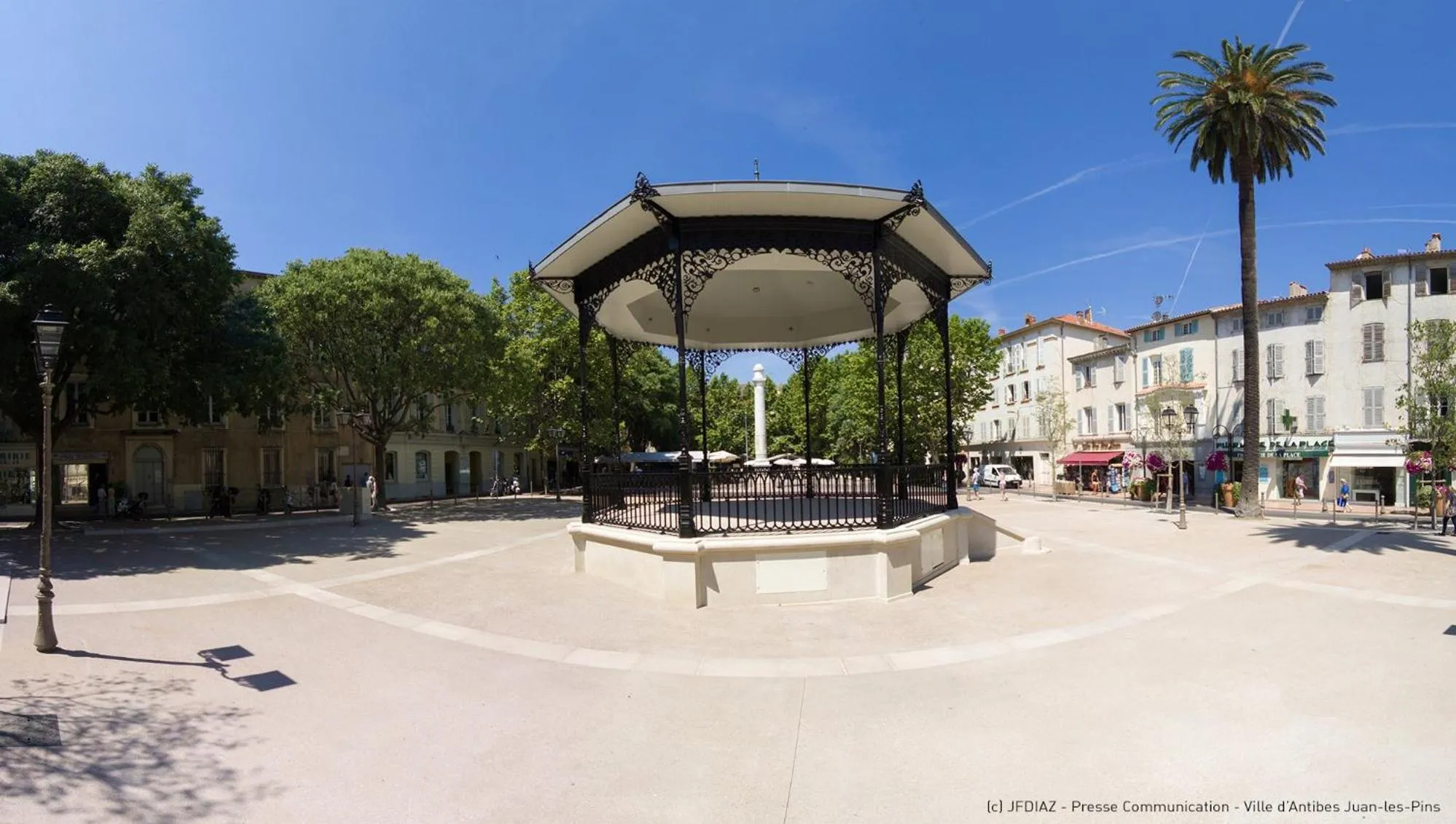 Nearby landmark in Hôtel de l'Étoile