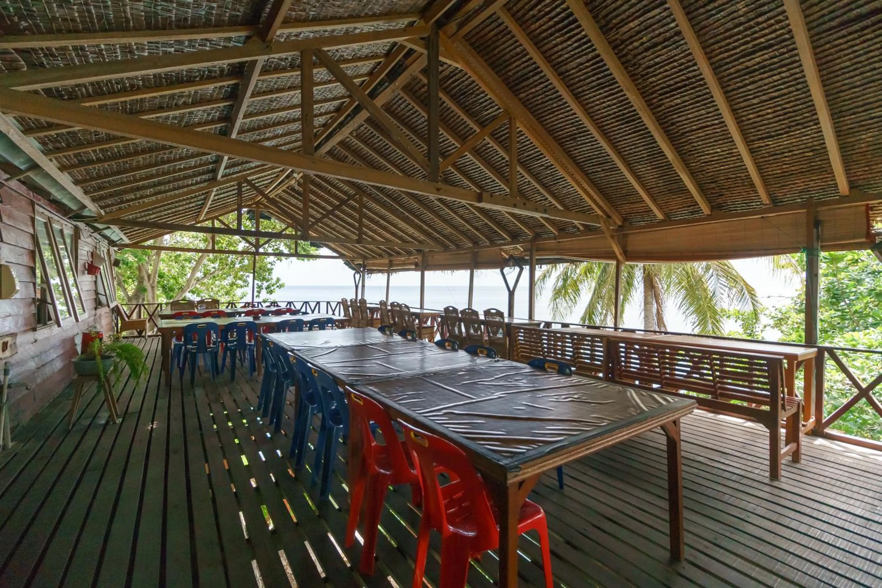 Balcony/Terrace in RedDoorz Syariah at Sumur Tiga Beach Sabang Aceh