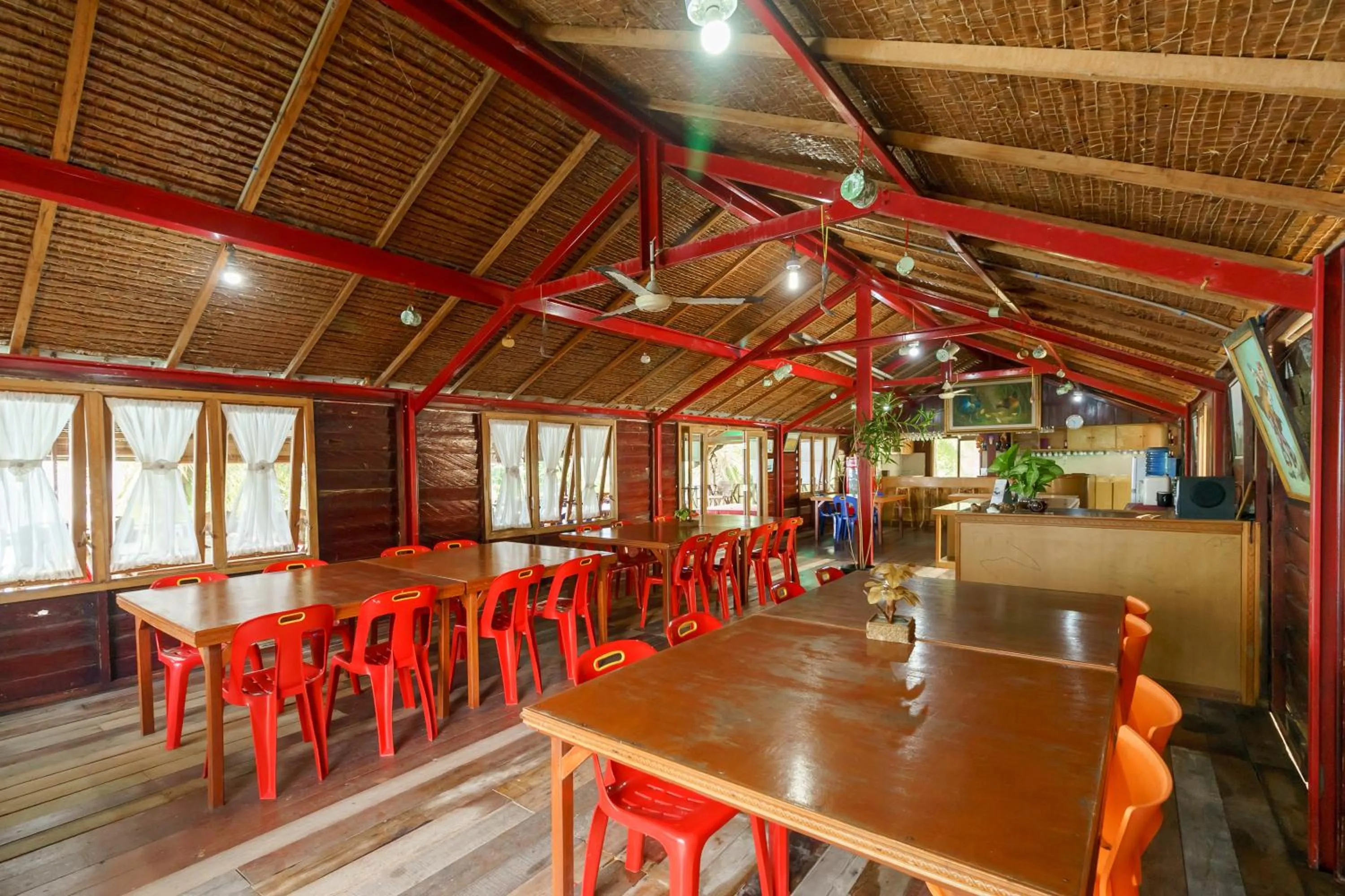 Restaurant/places to eat in RedDoorz Syariah at Sumur Tiga Beach Sabang Aceh