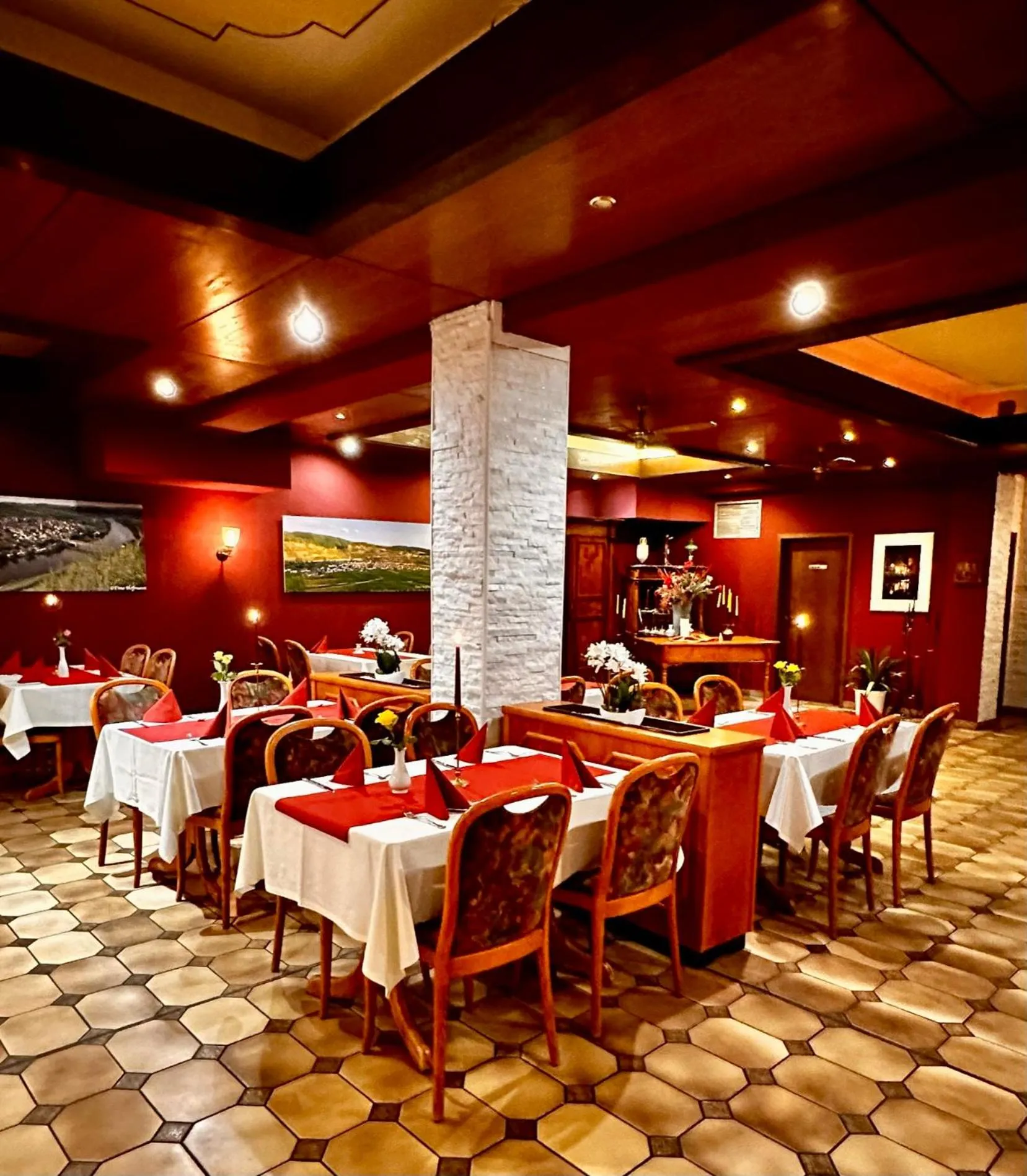 Restaurant/places to eat in Hotel Krone Riesling