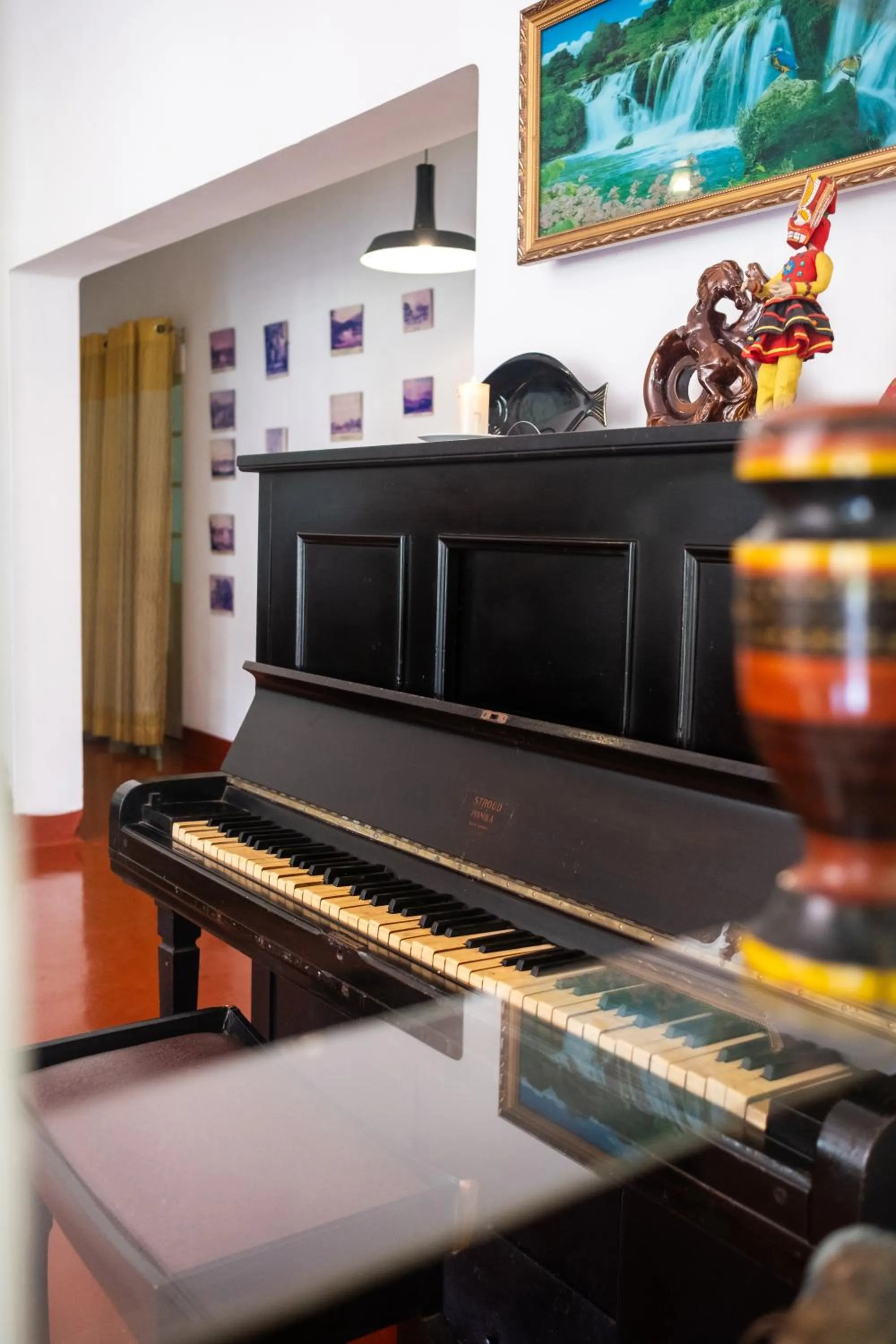 Living room in Fortuna Heritage Home