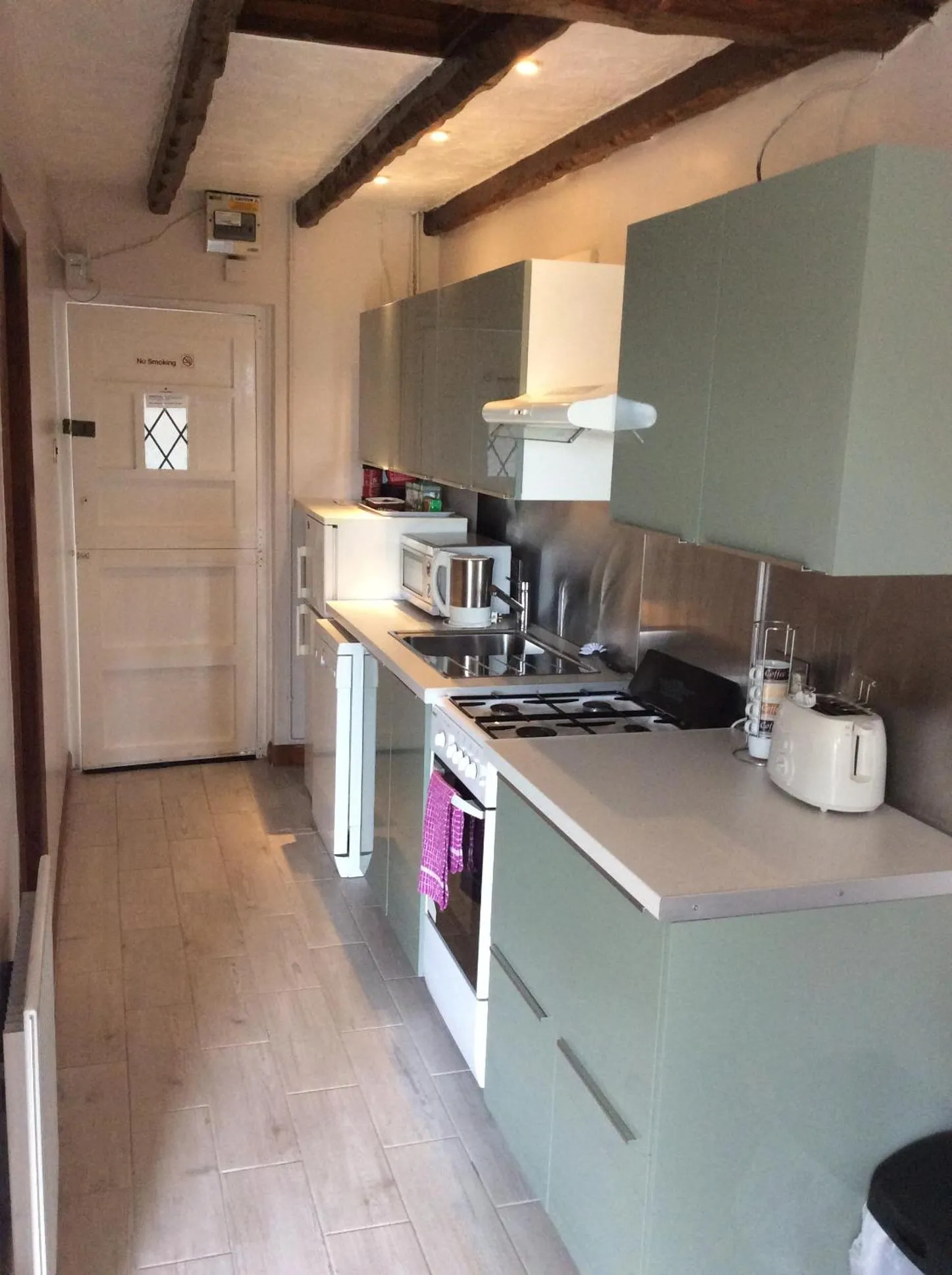 Kitchen or kitchenette in Cwmbach Guest House
