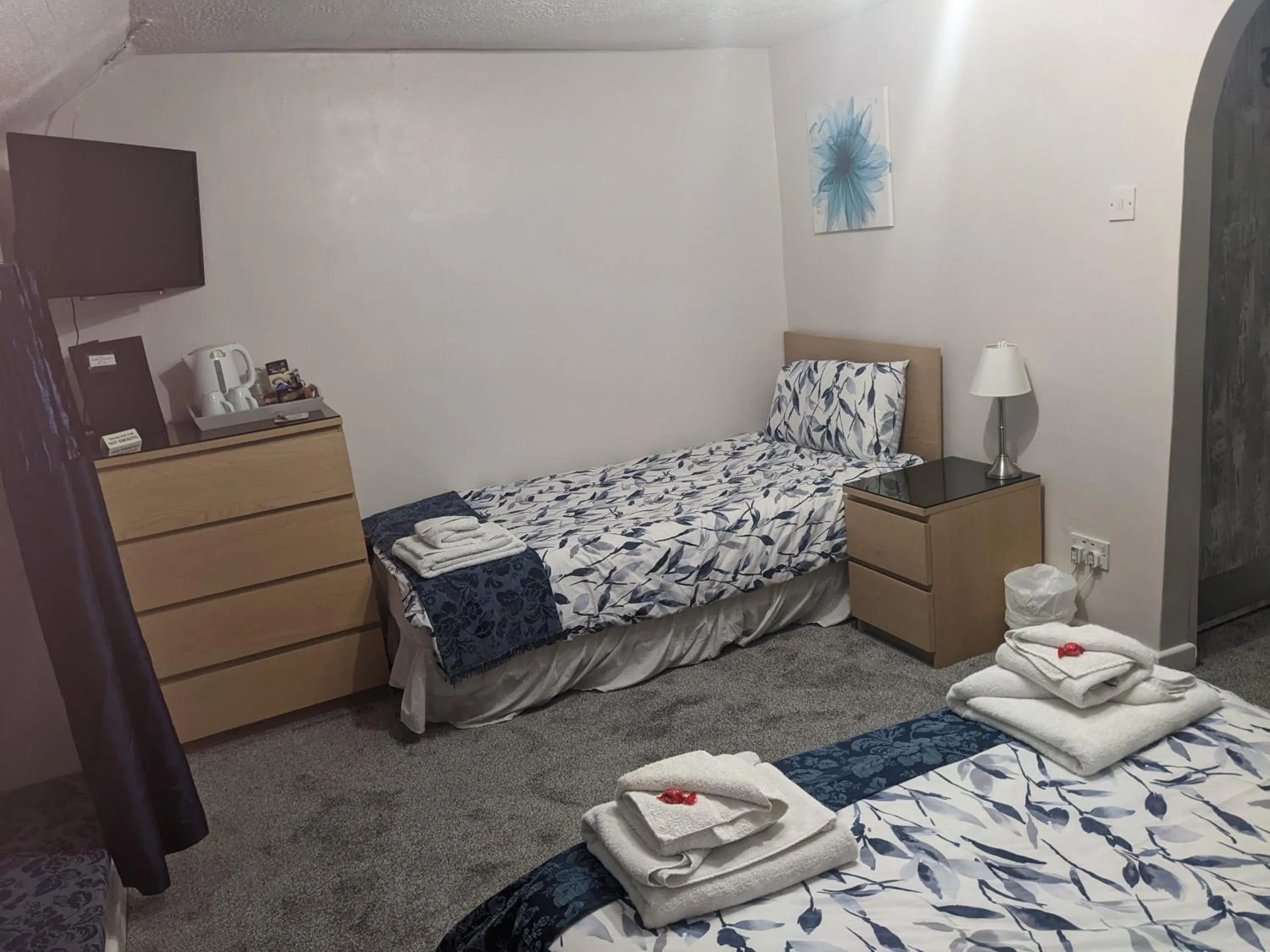 Photo of the whole room, Bed in Cwmbach Guest House