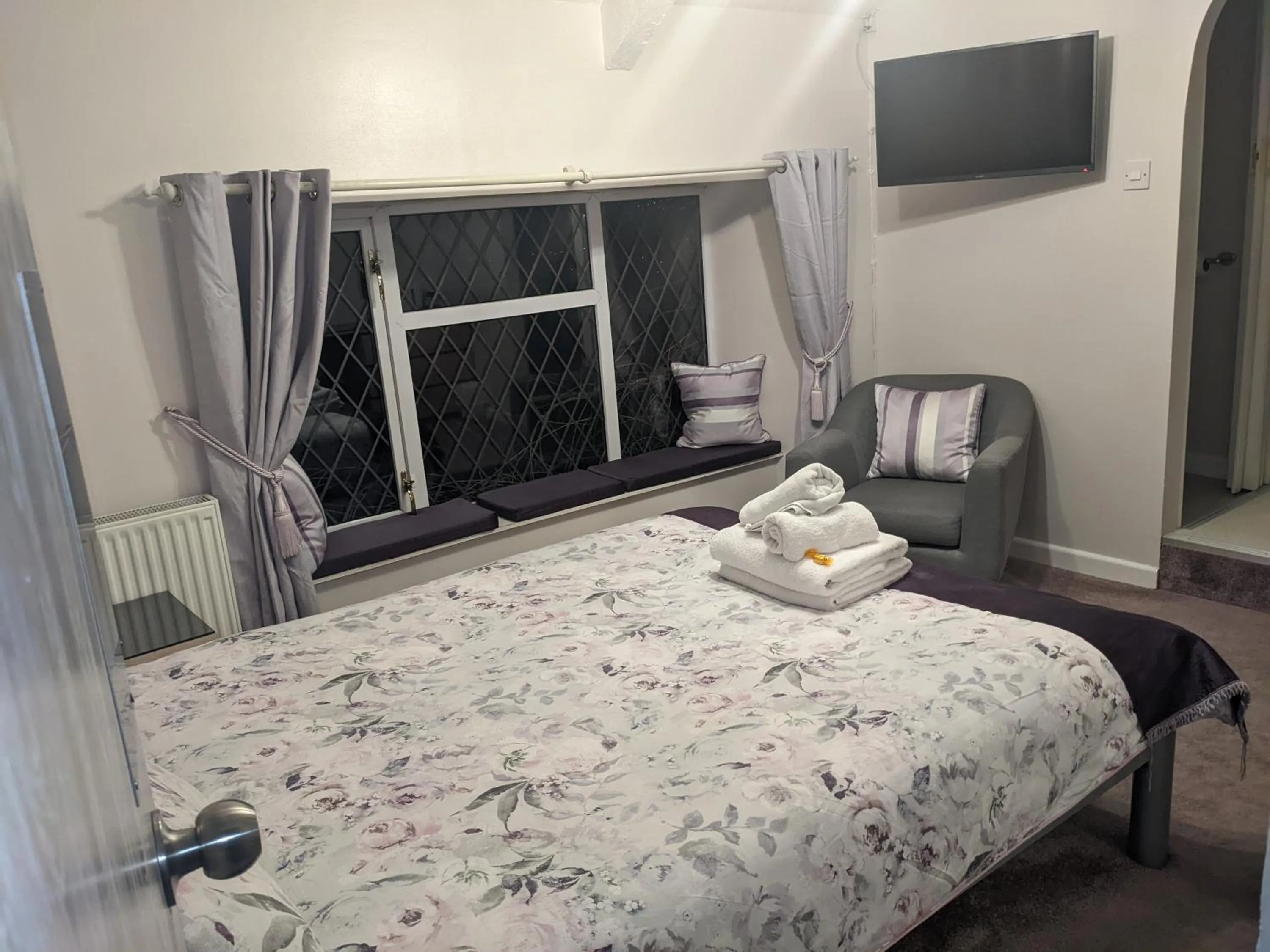 Photo of the whole room, Bed in Cwmbach Guest House