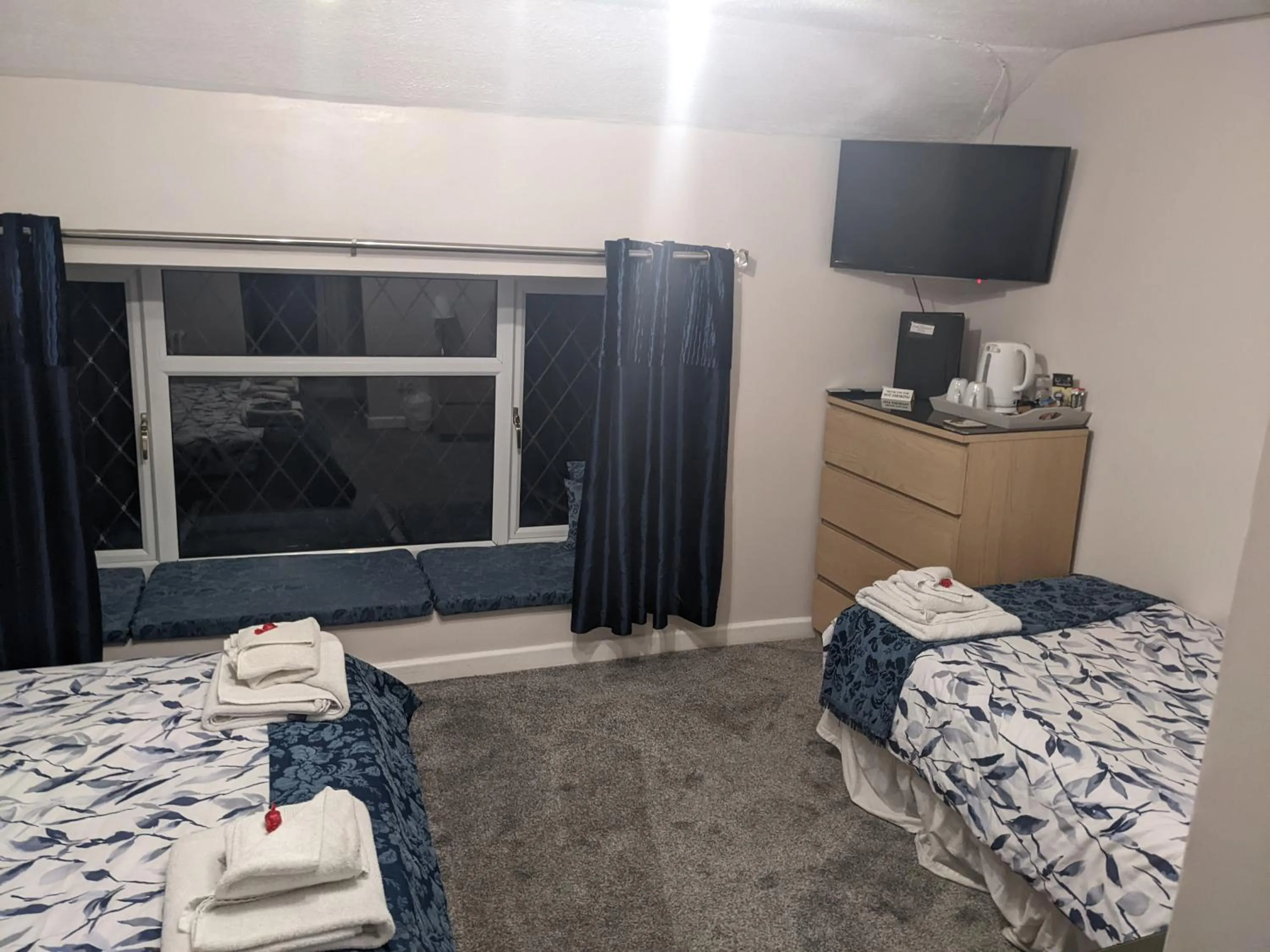 Photo of the whole room, Bed in Cwmbach Guest House