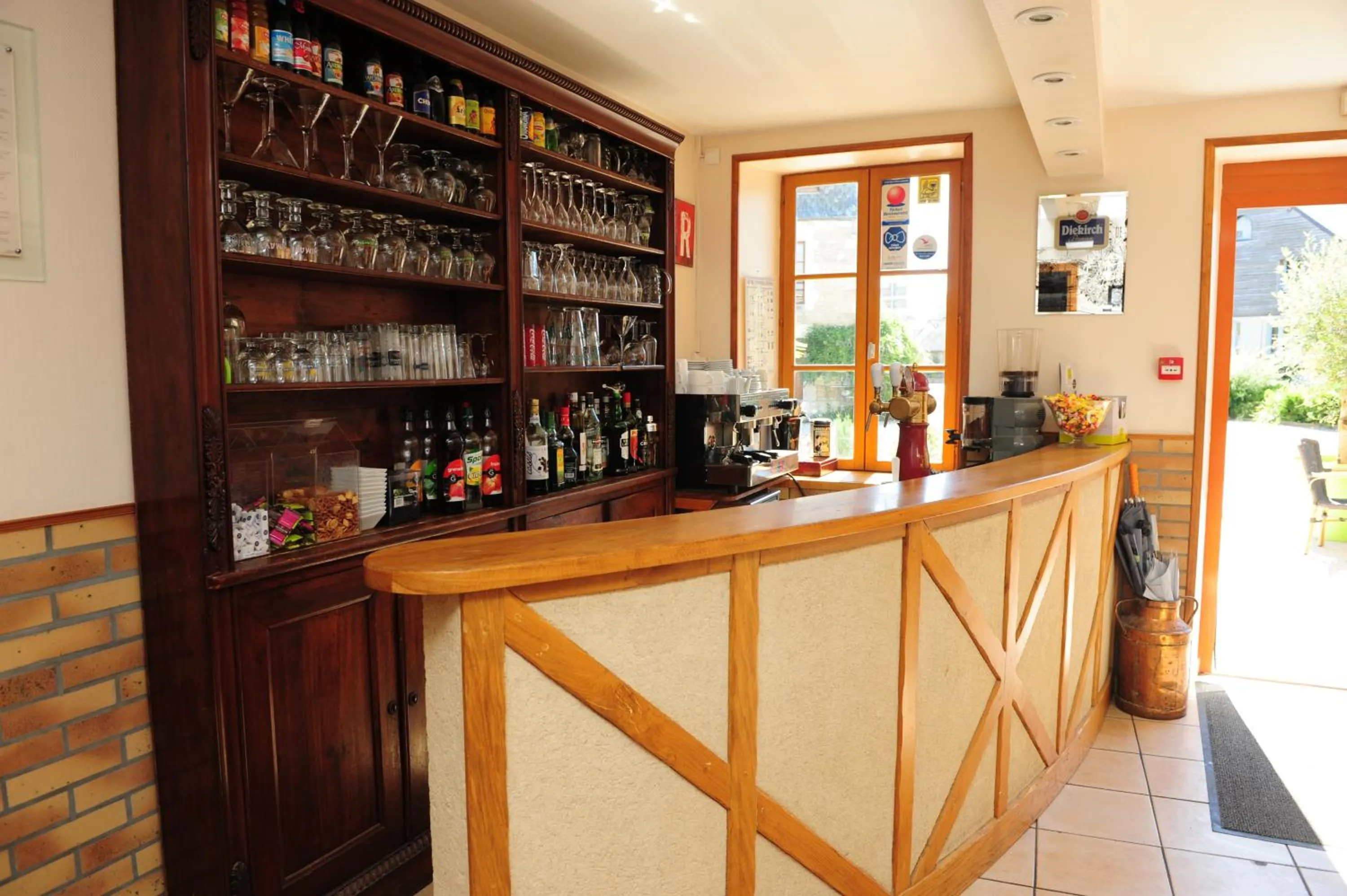 Lounge or bar in Logis Hôtel Le Val de Vence