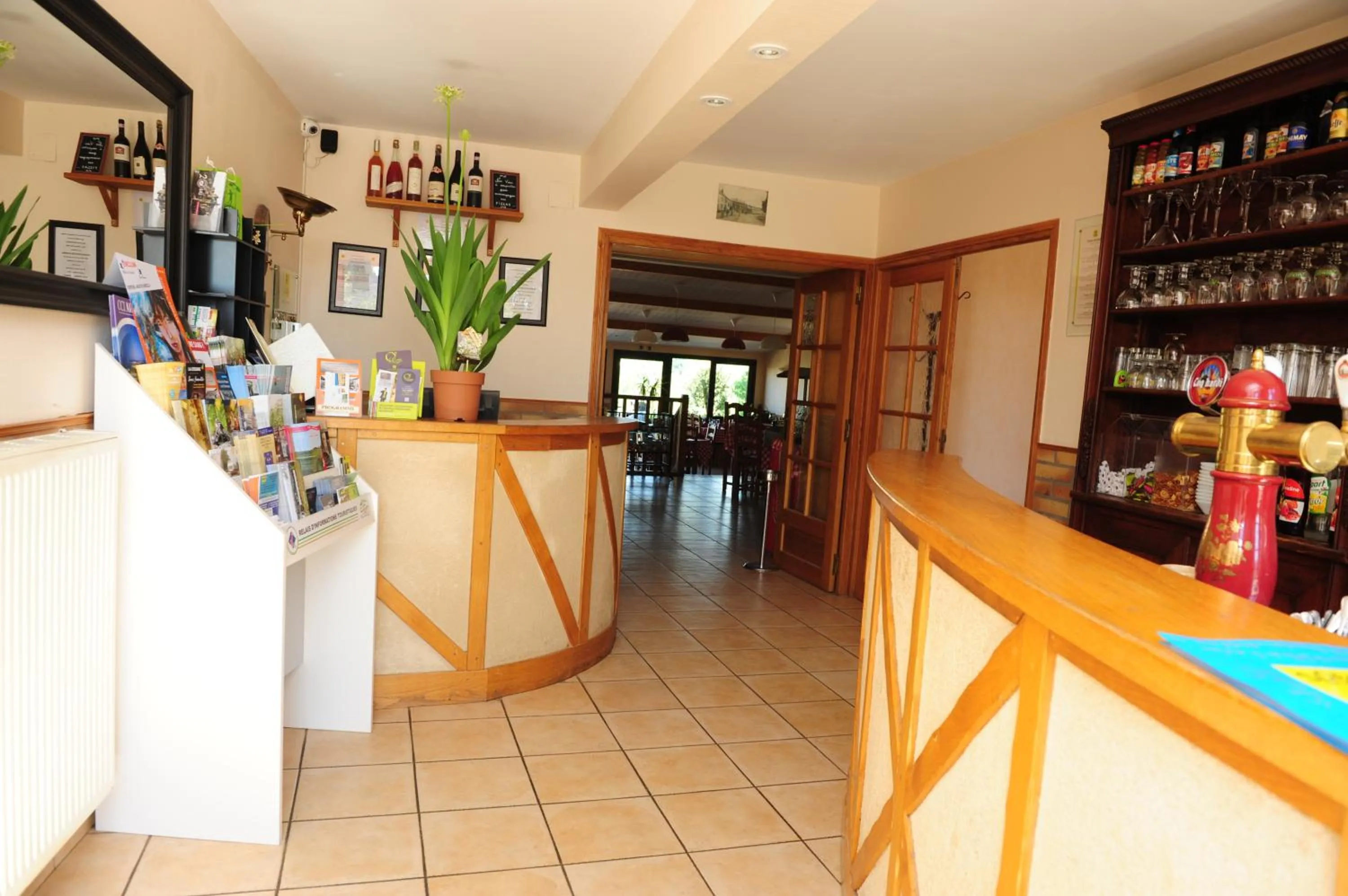 Lobby or reception in Logis Hôtel Le Val de Vence