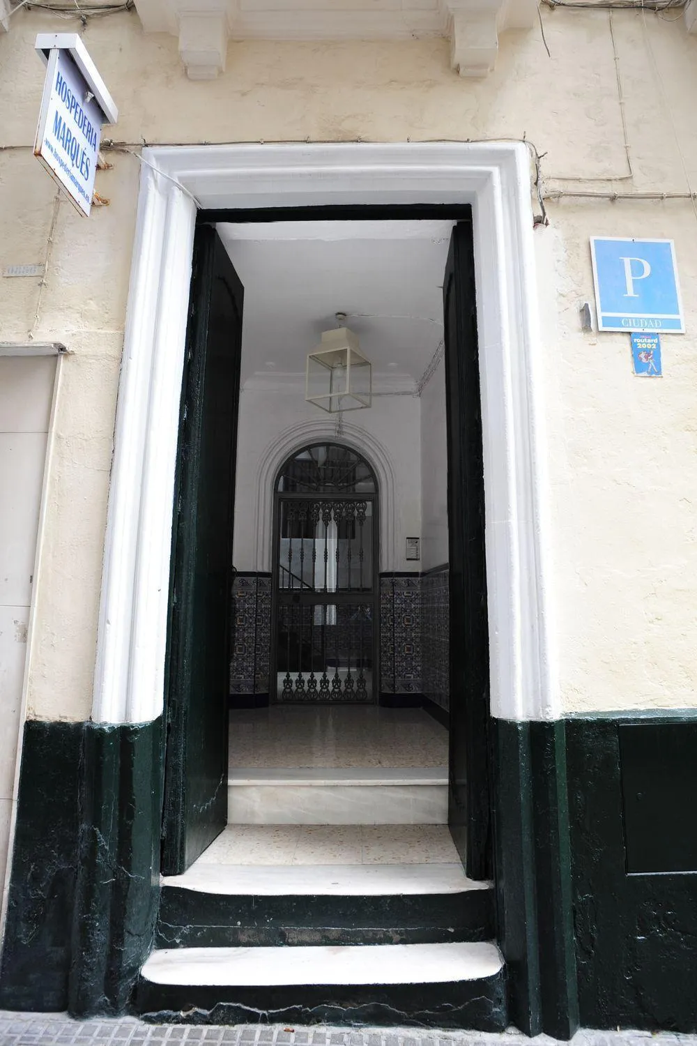 Facade/entrance in Hospederia Marqués