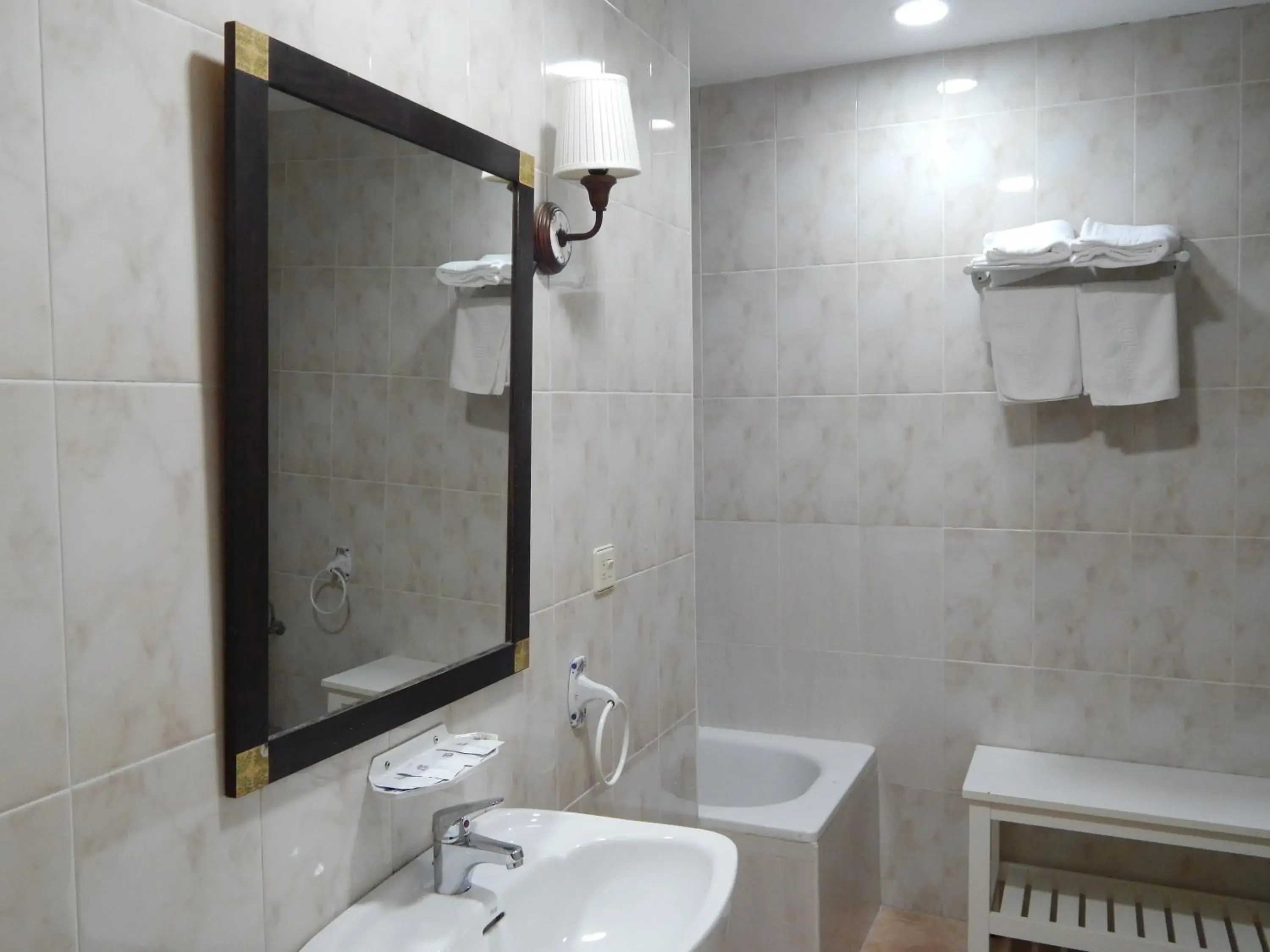 Double or Twin Room with Private Bathroom in Hospederia Marqués Double or Twin Room with Private Bathroom in Hospederia Marqués