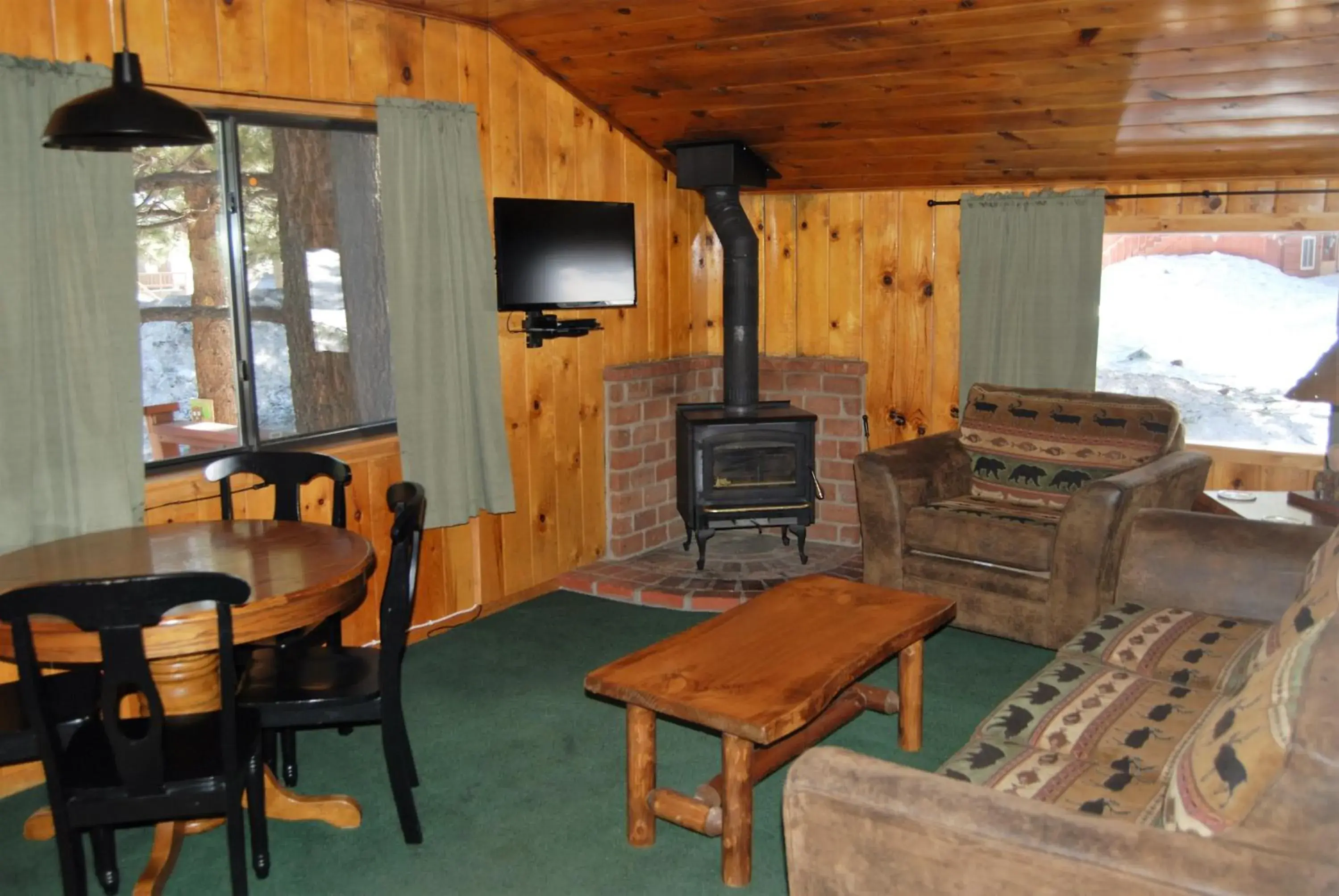 One Bedroom Deluxe Queen in Edelweiss Lodge One Bedroom Deluxe Queen in Edelweiss Lodge