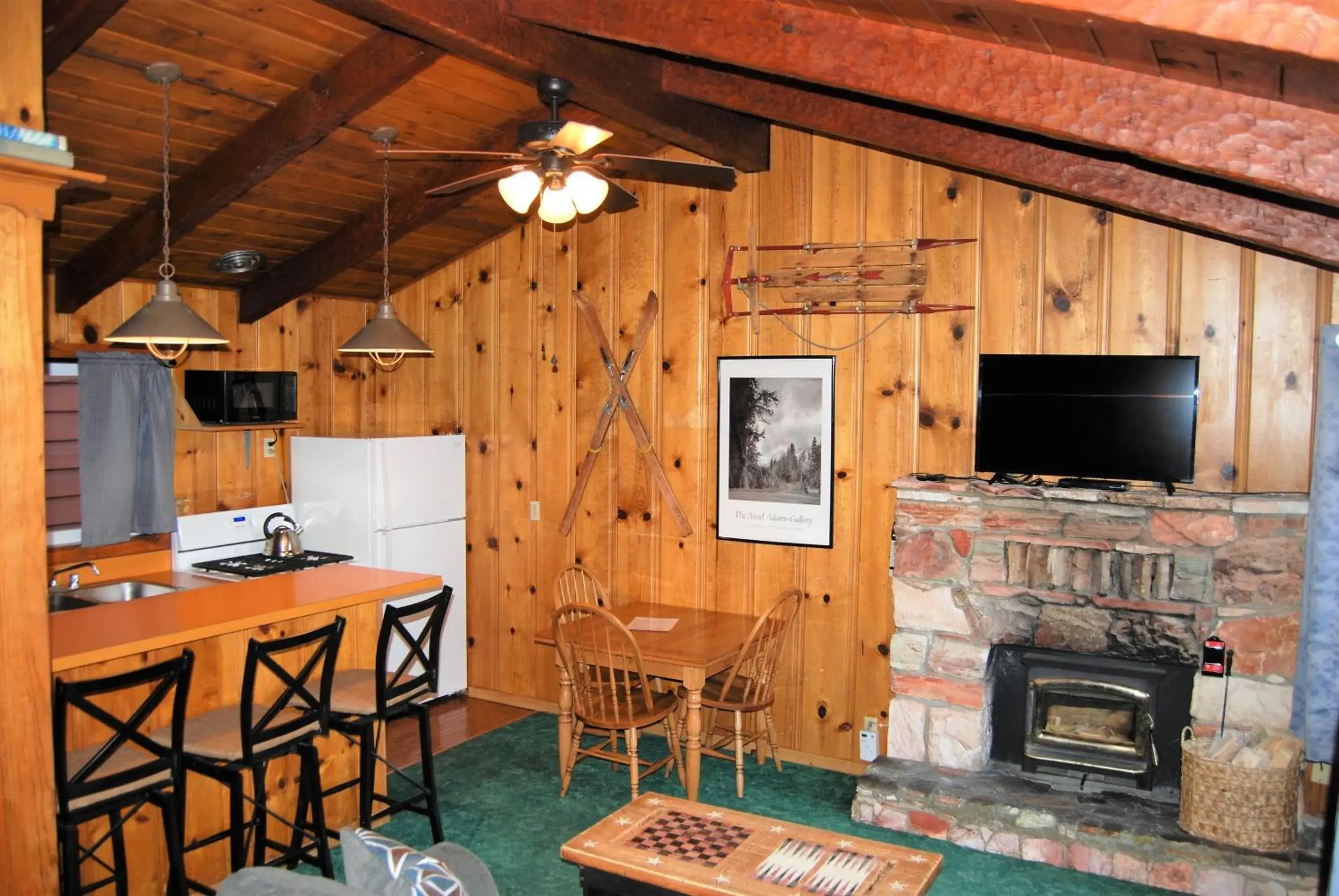 Two Bedroom Queen in Edelweiss Lodge Two Bedroom Queen in Edelweiss Lodge