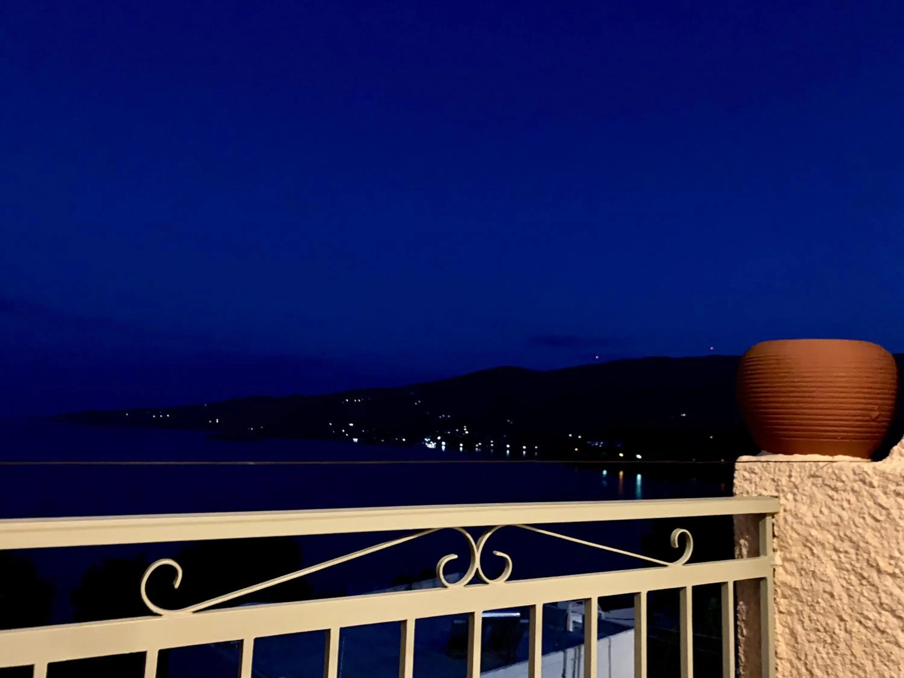 Night in Fedra Apartments