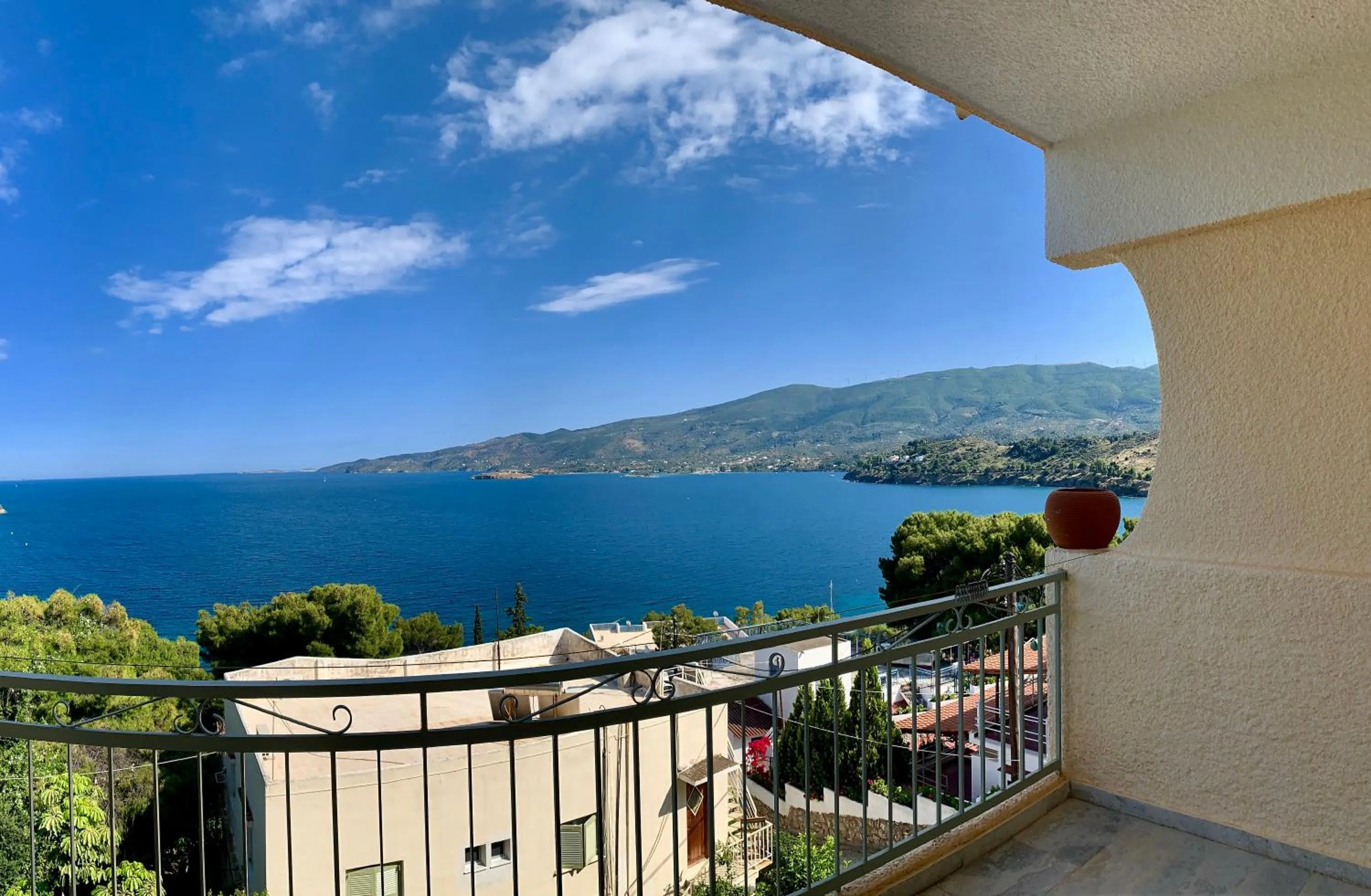 Day in Fedra Apartments