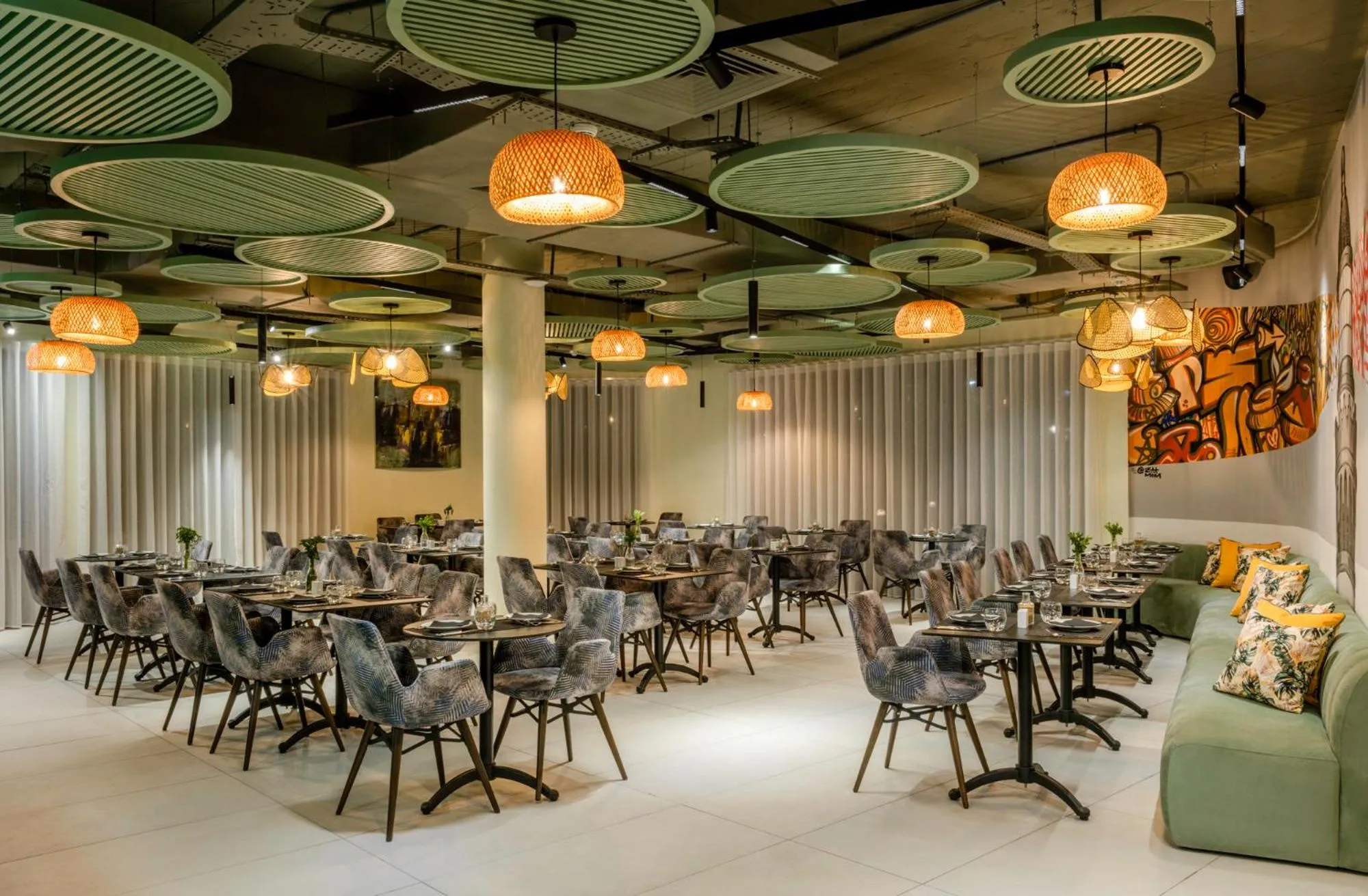 Restaurant/places to eat in MIA Mazagan Bay