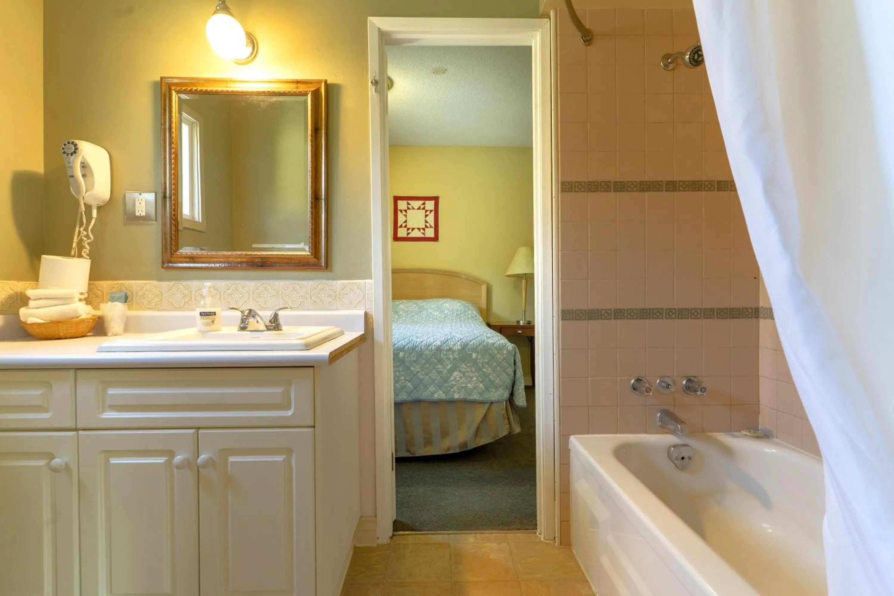 Bed in Richca Chalets Resort