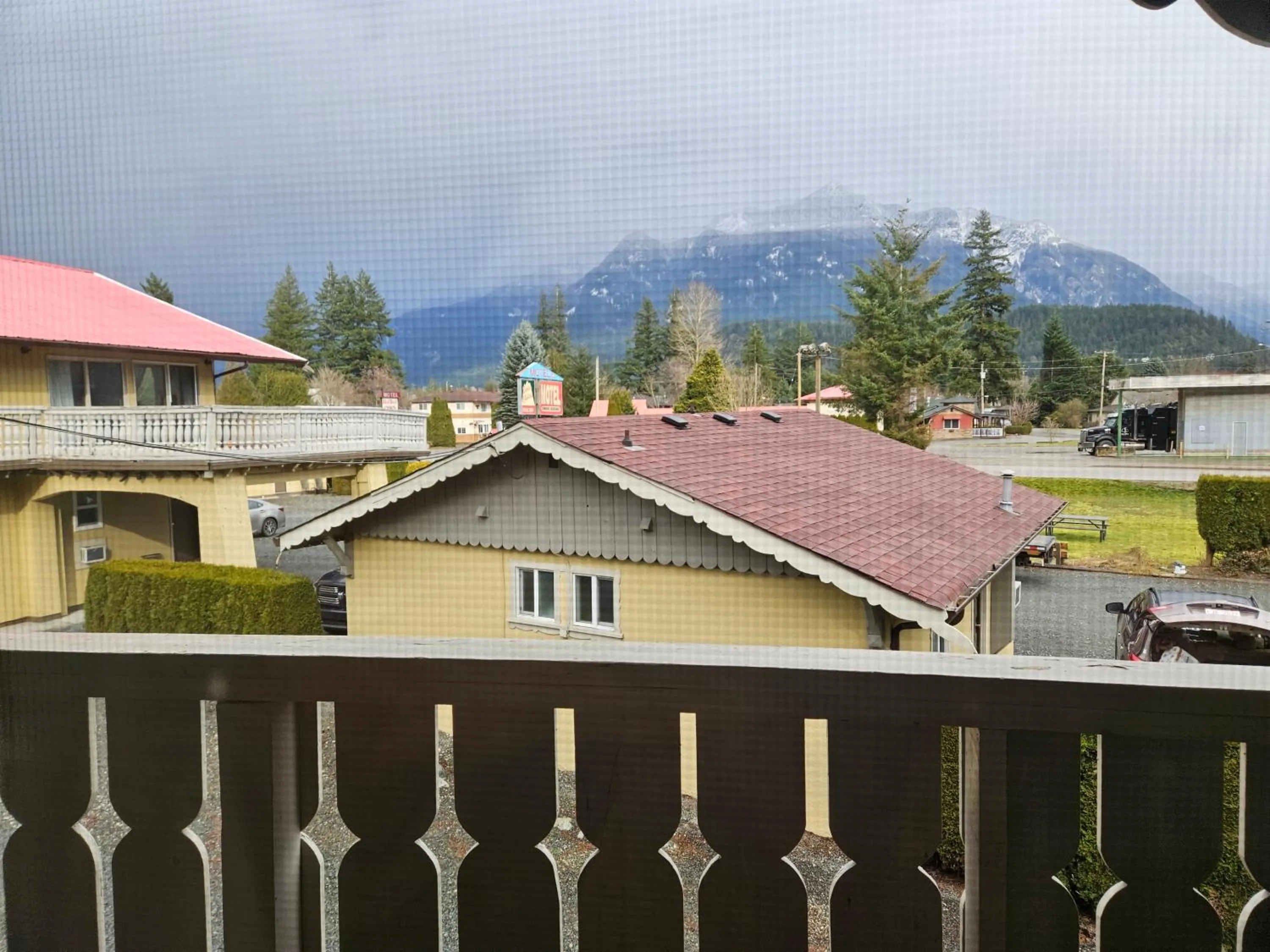 Swiss Chalets Motel