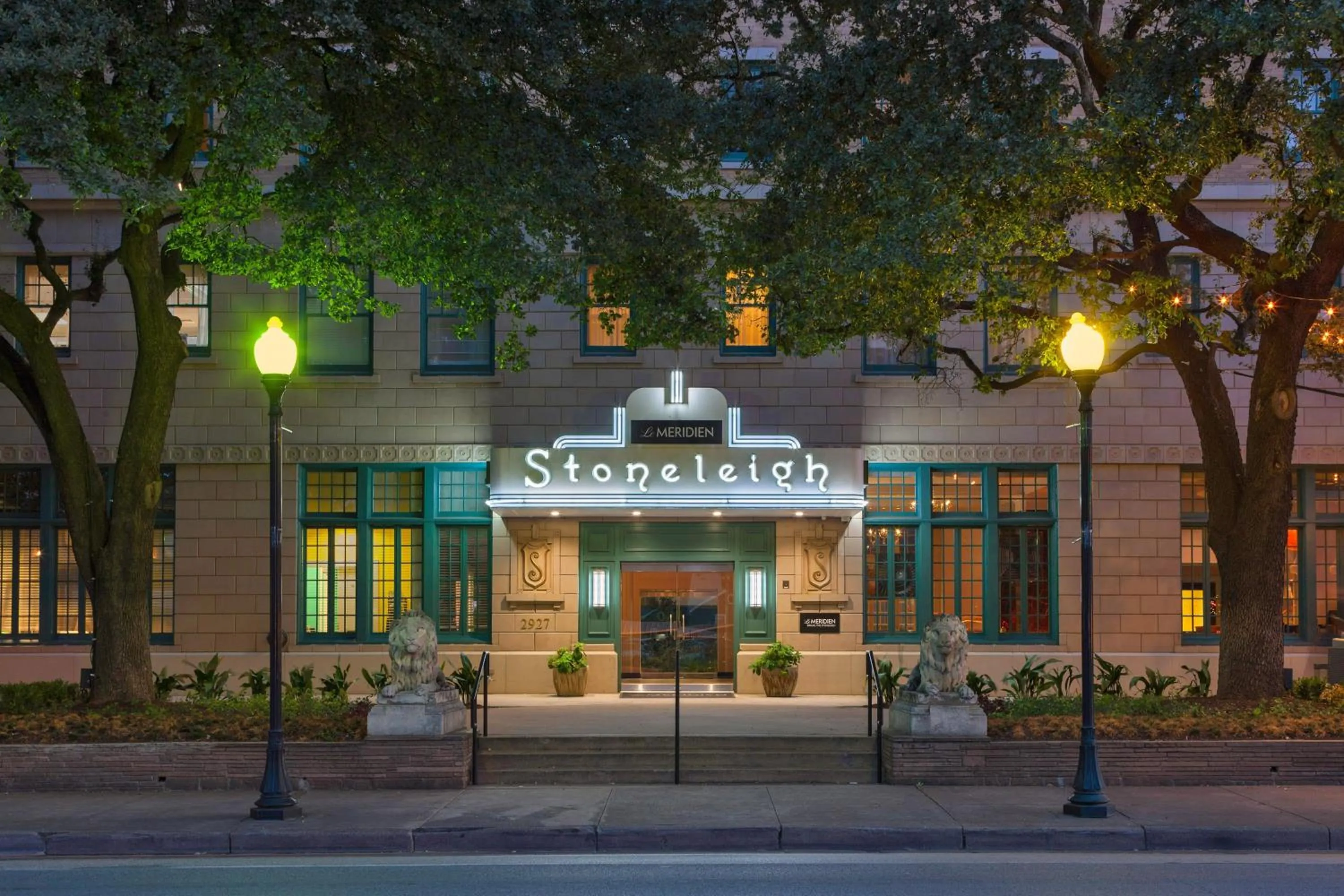Property building in Le Meridien Dallas, The Stoneleigh