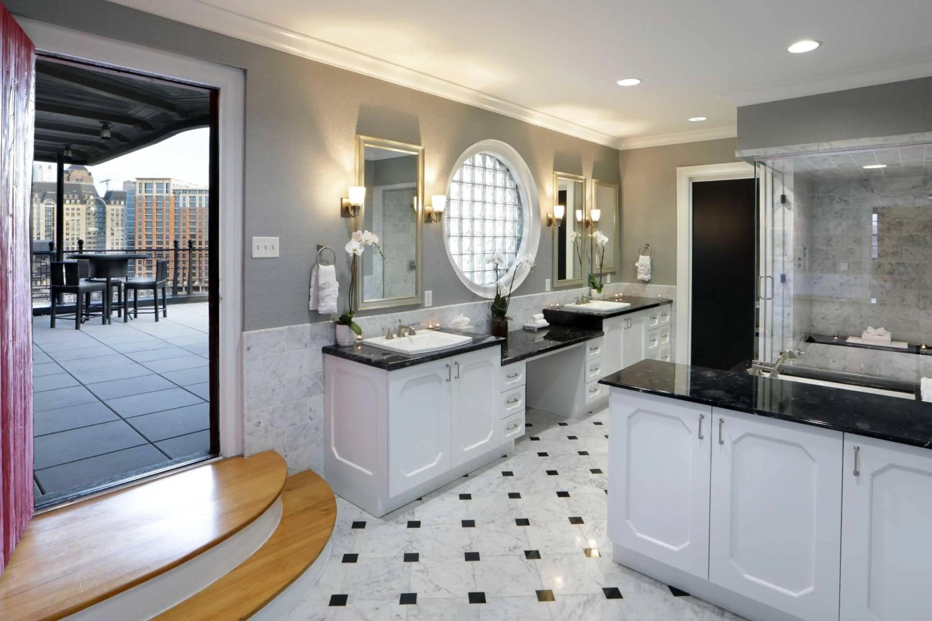 Bathroom in Le Meridien Dallas, The Stoneleigh