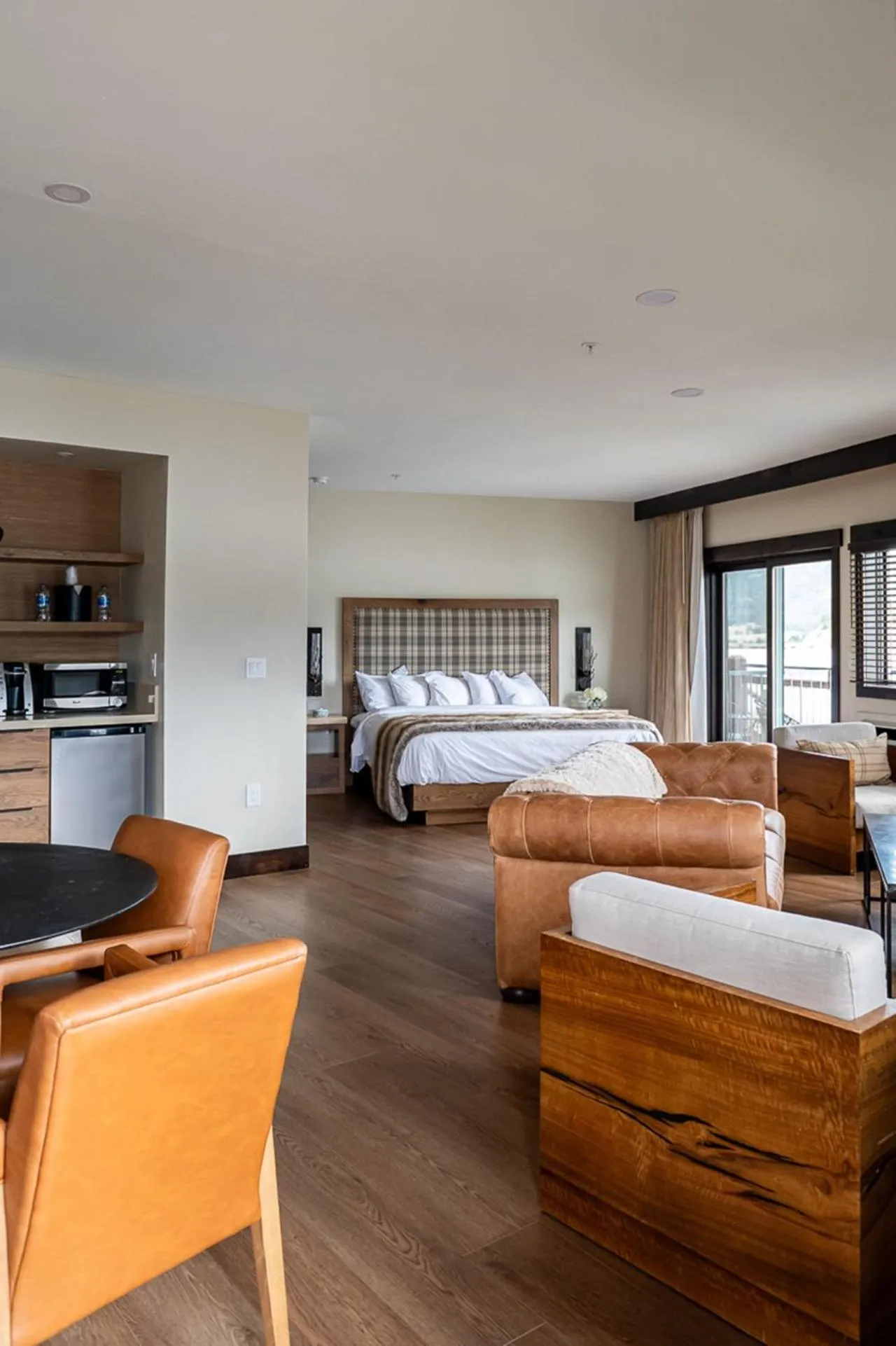 Balcony/Terrace, Bed in The Estes Park Resort