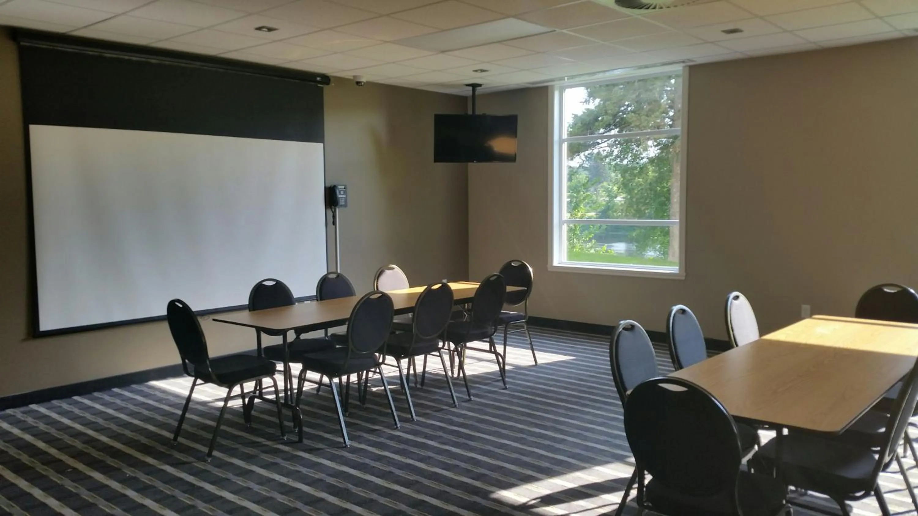Meeting/conference room in Super 8 by Wyndham Mont Laurier