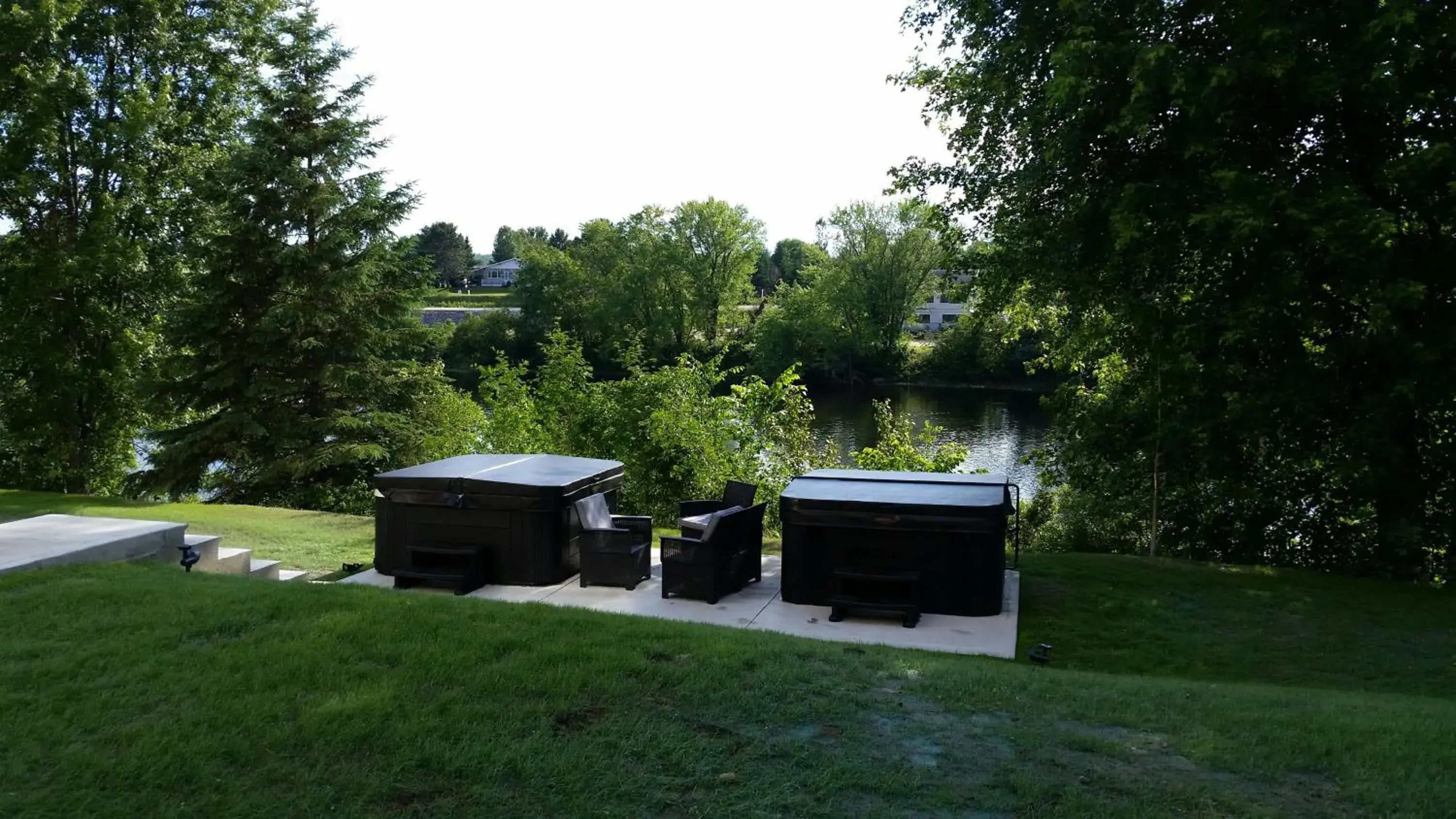 Hot Tub in Super 8 by Wyndham Mont Laurier Hot Tub in Super 8 by Wyndham Mont Laurier