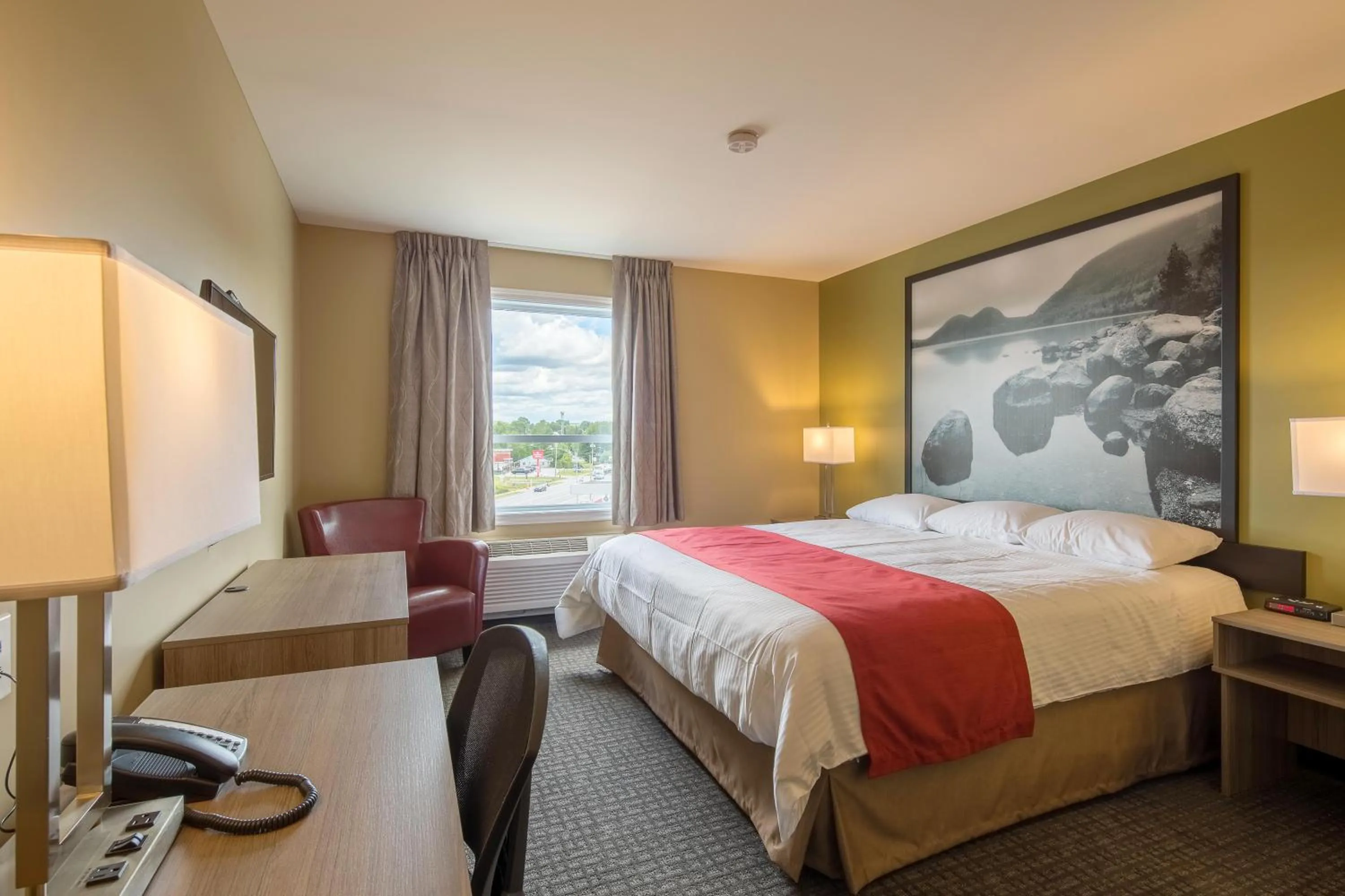 Photo of the whole room, Bed in Super 8 by Wyndham Mont Laurier