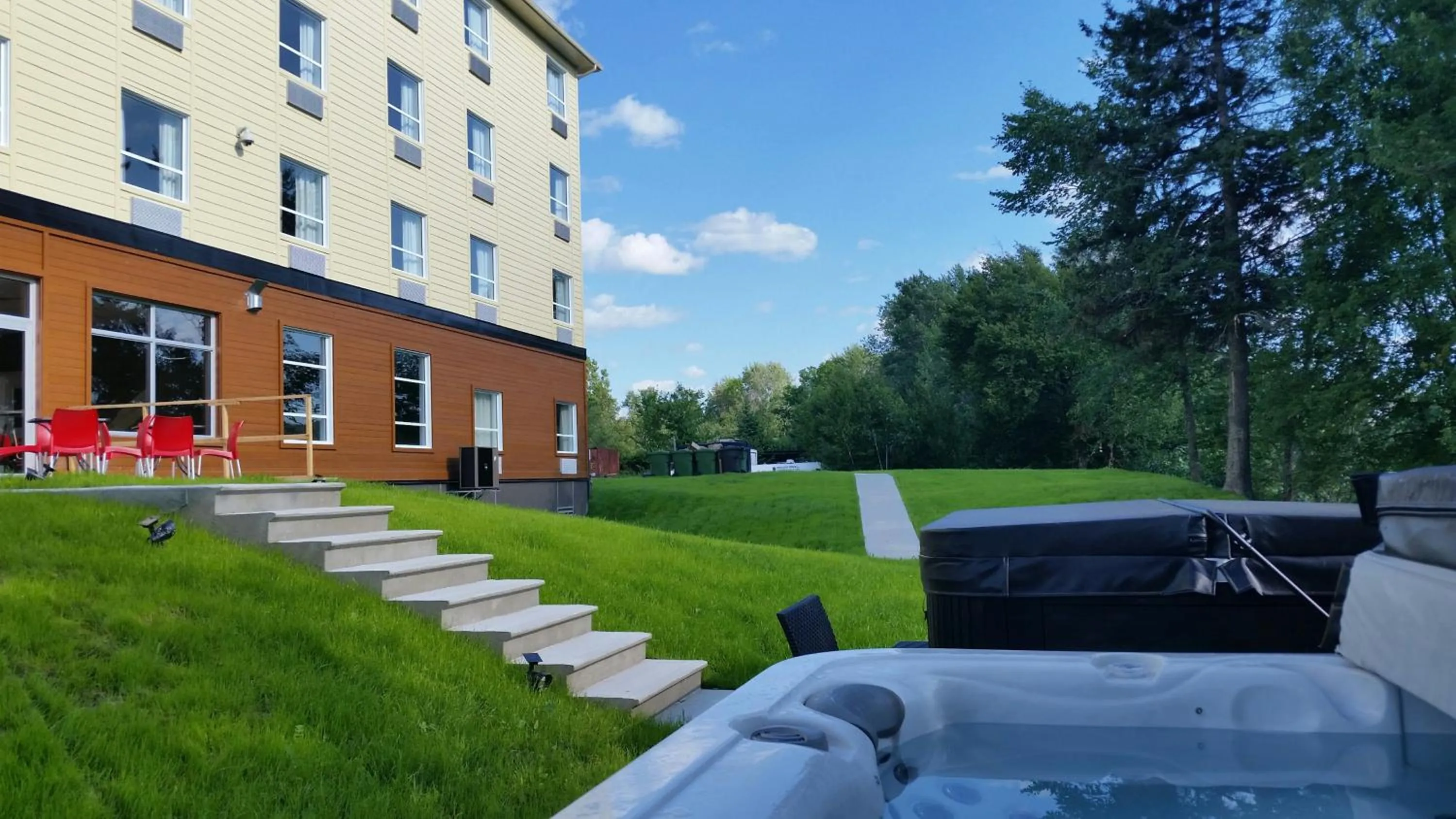 Property building in Super 8 by Wyndham Mont Laurier