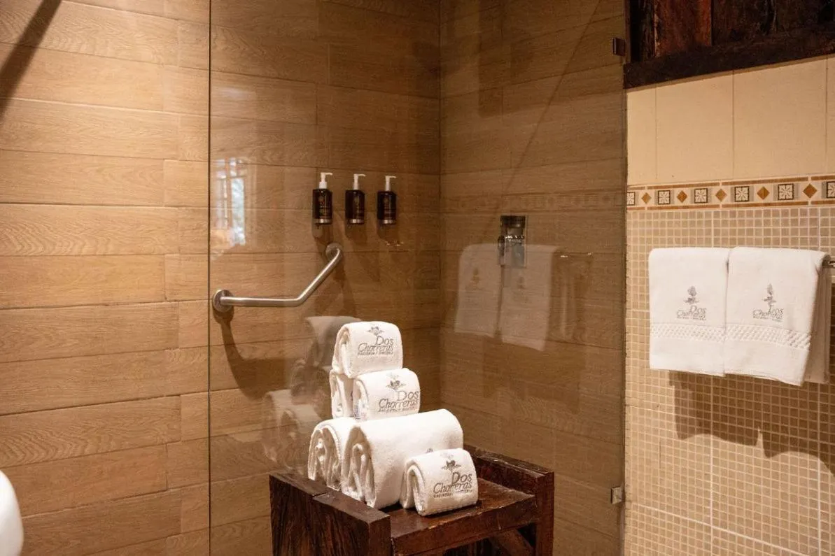 Shower in Hacienda Hostería Dos Chorreras