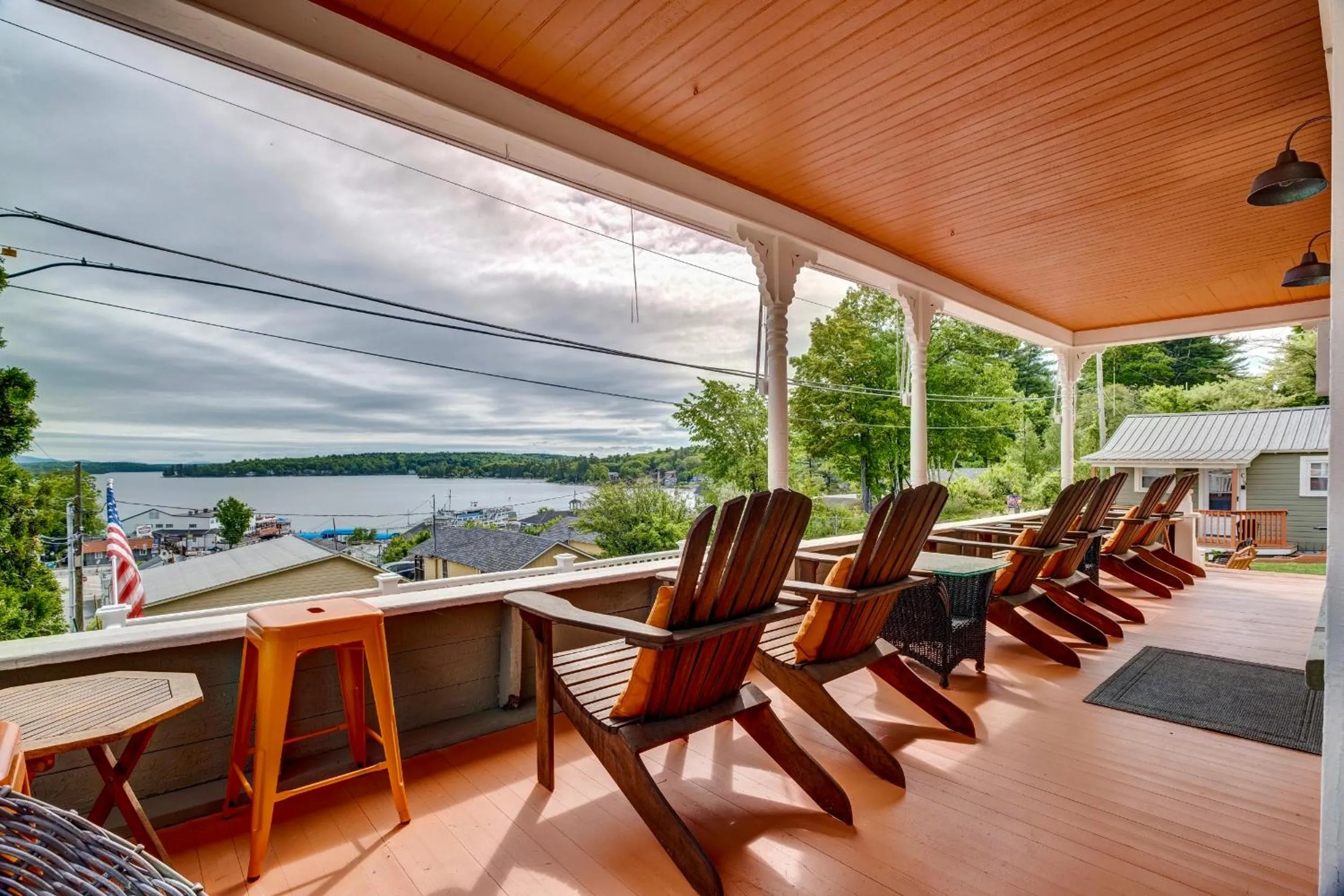 The Lakeview Inn & Cottages