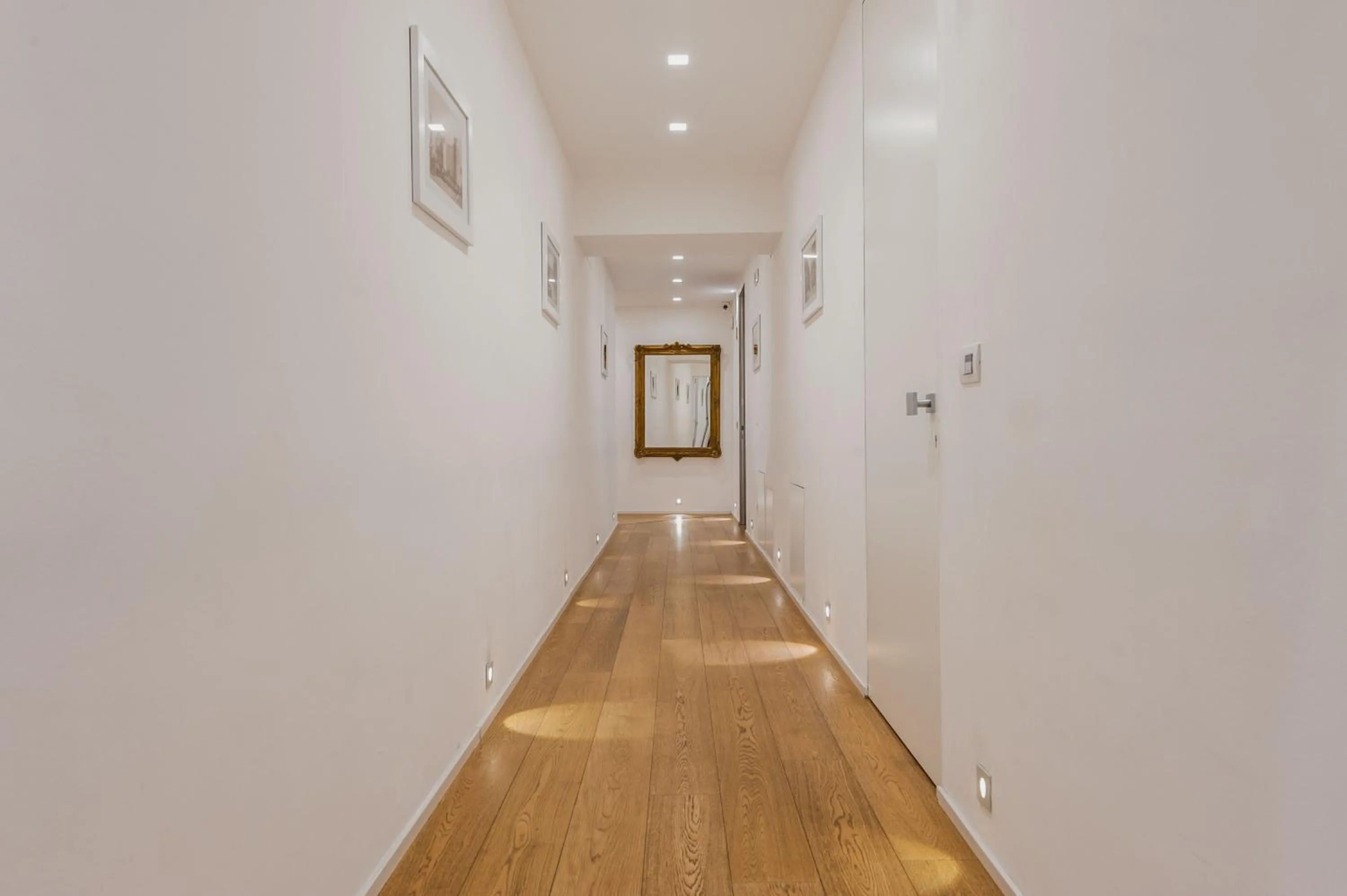 Lobby or reception in RG7 Apartments
