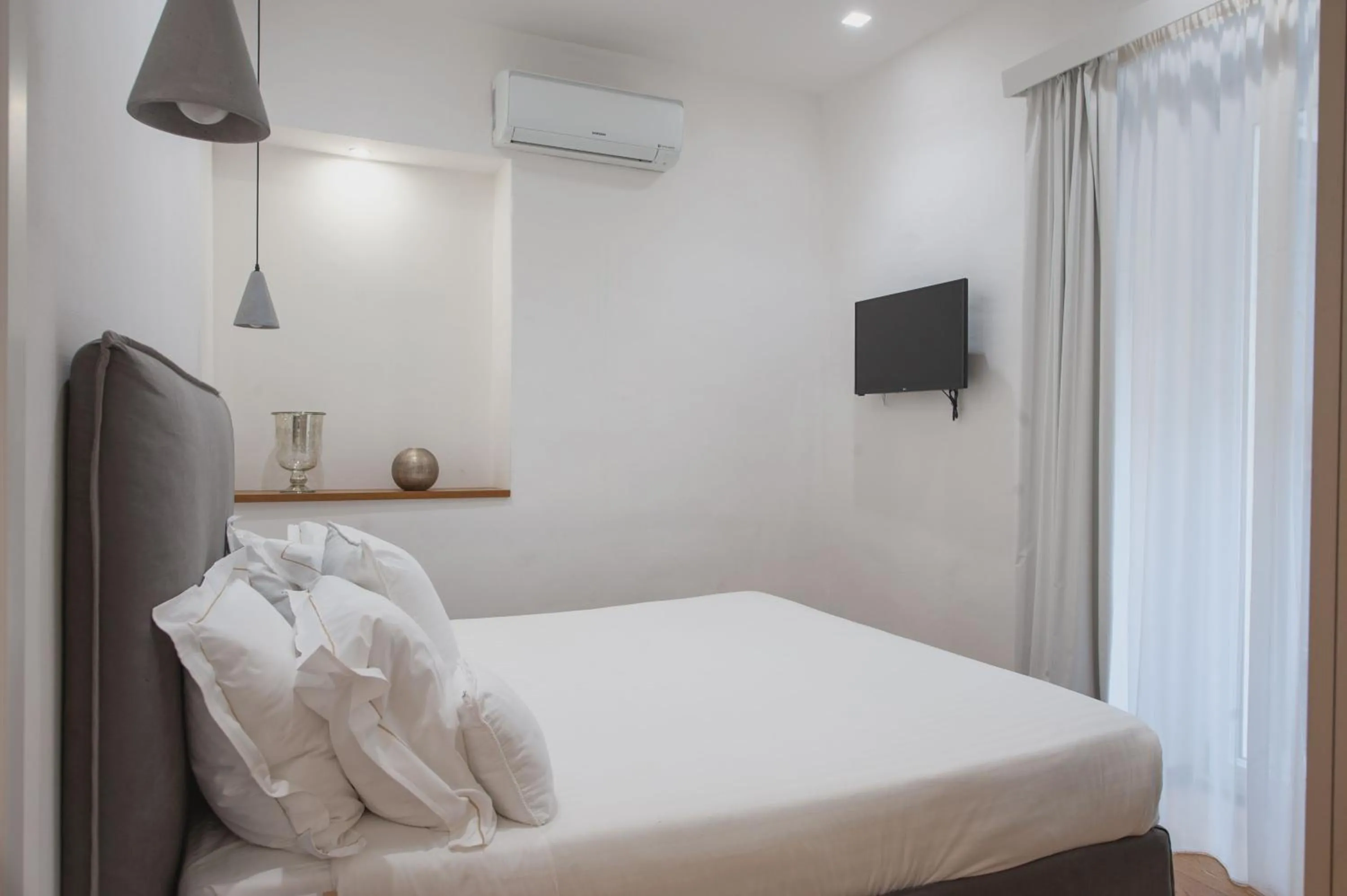 Bedroom, Bed in RG7 Apartments