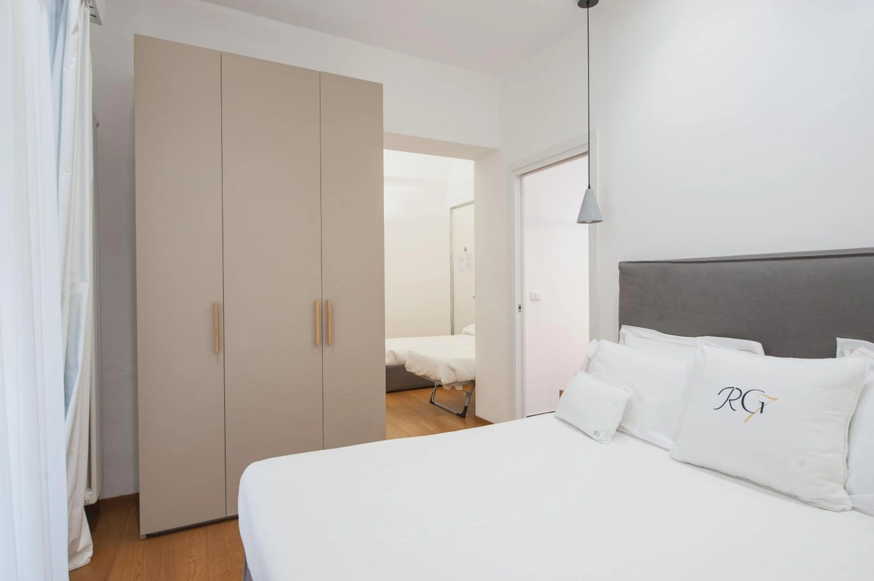 Bedroom, Bed in RG7 Apartments