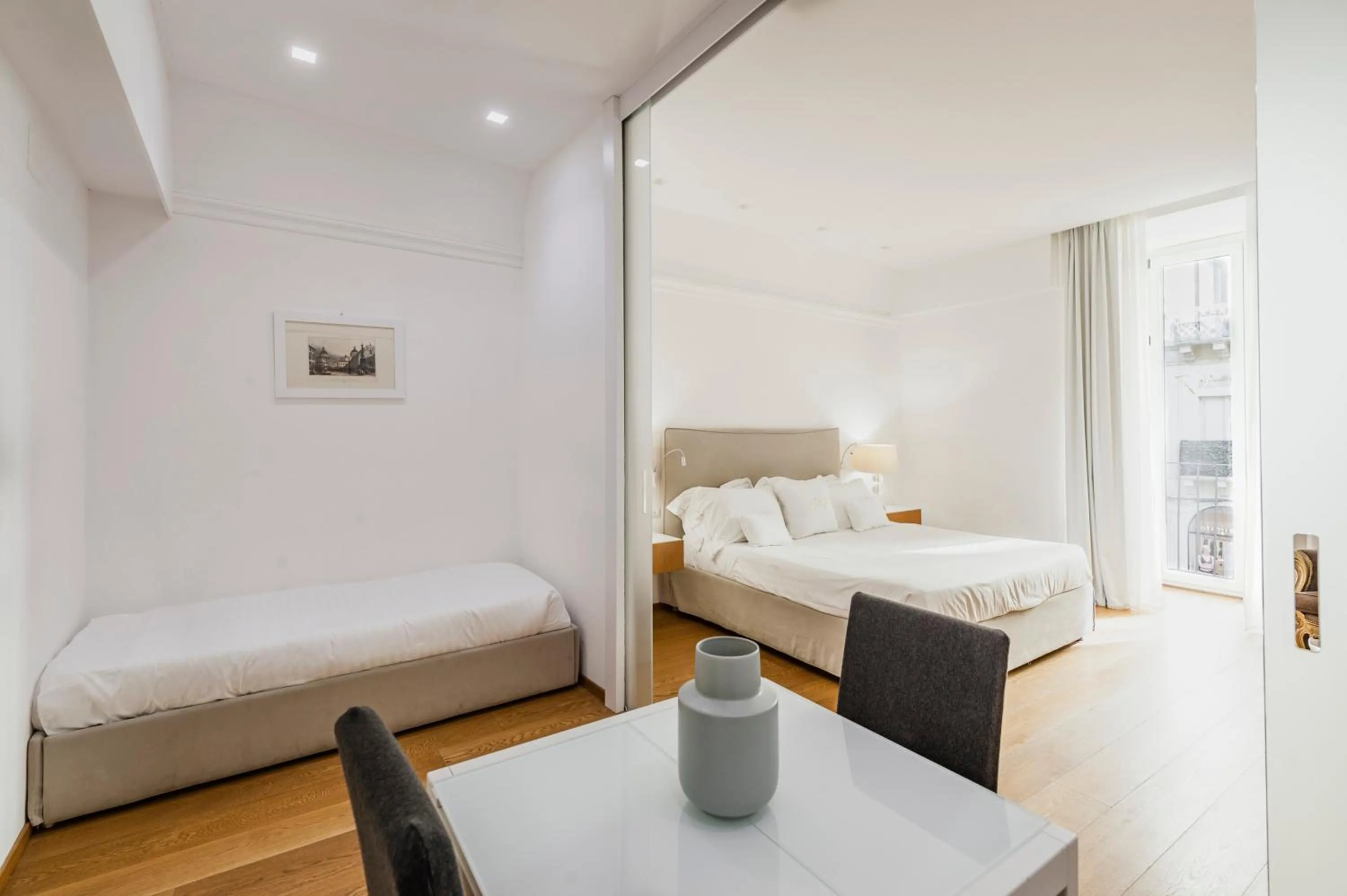 Bedroom, Bed in RG7 Apartments