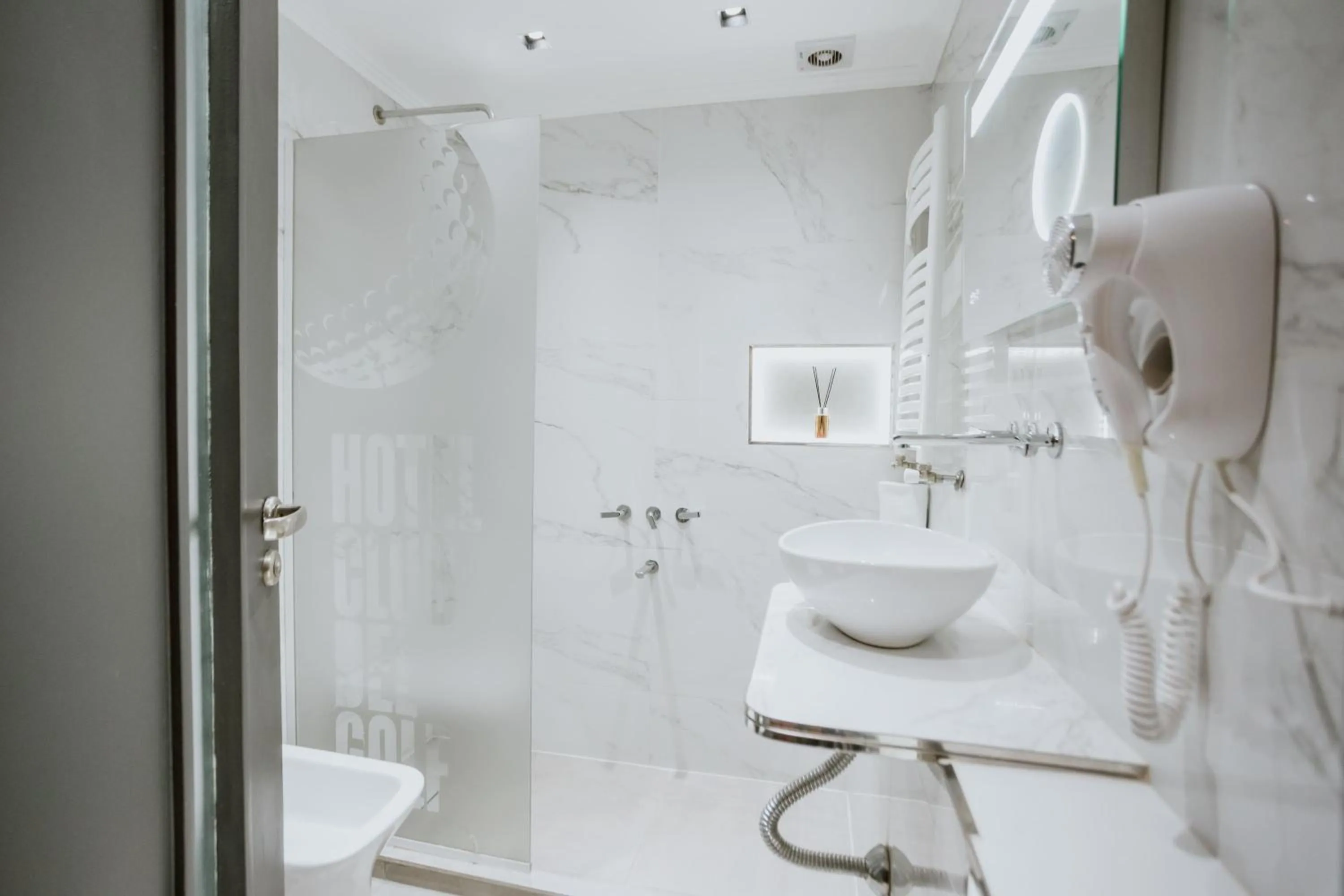 Shower in Hotel Club del Golf