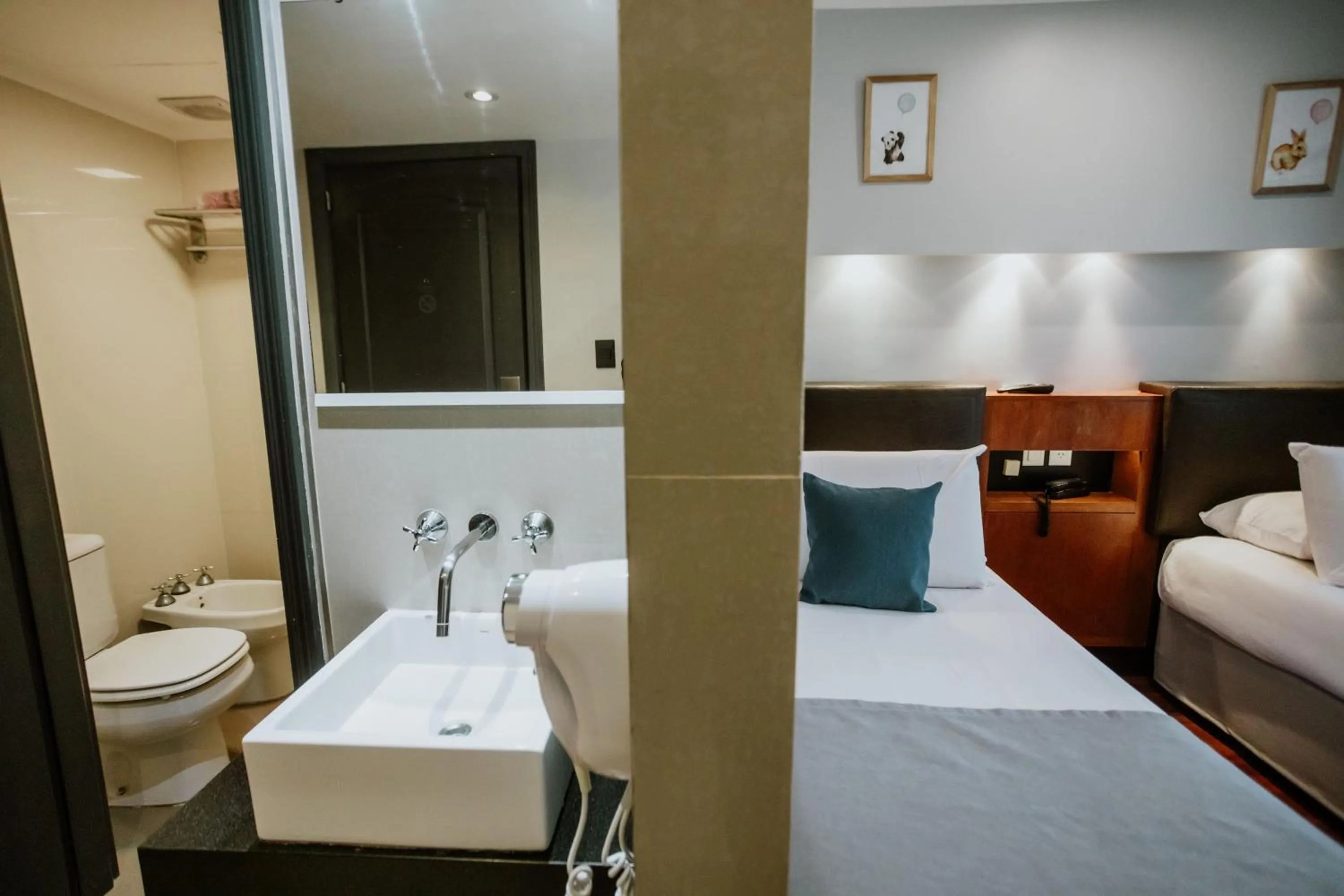 Toilet, Bed in Hotel Club del Golf