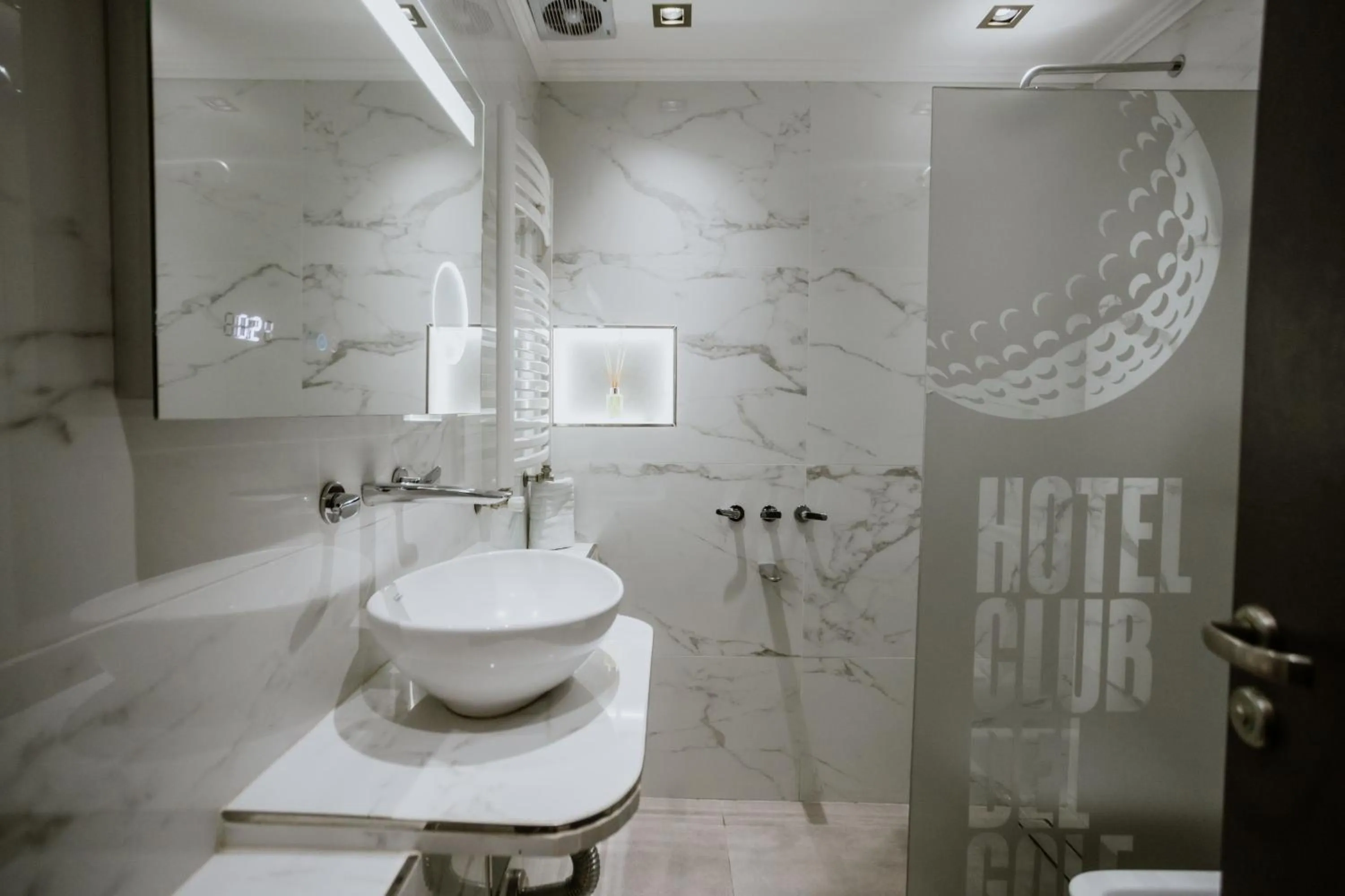 Shower in Hotel Club del Golf