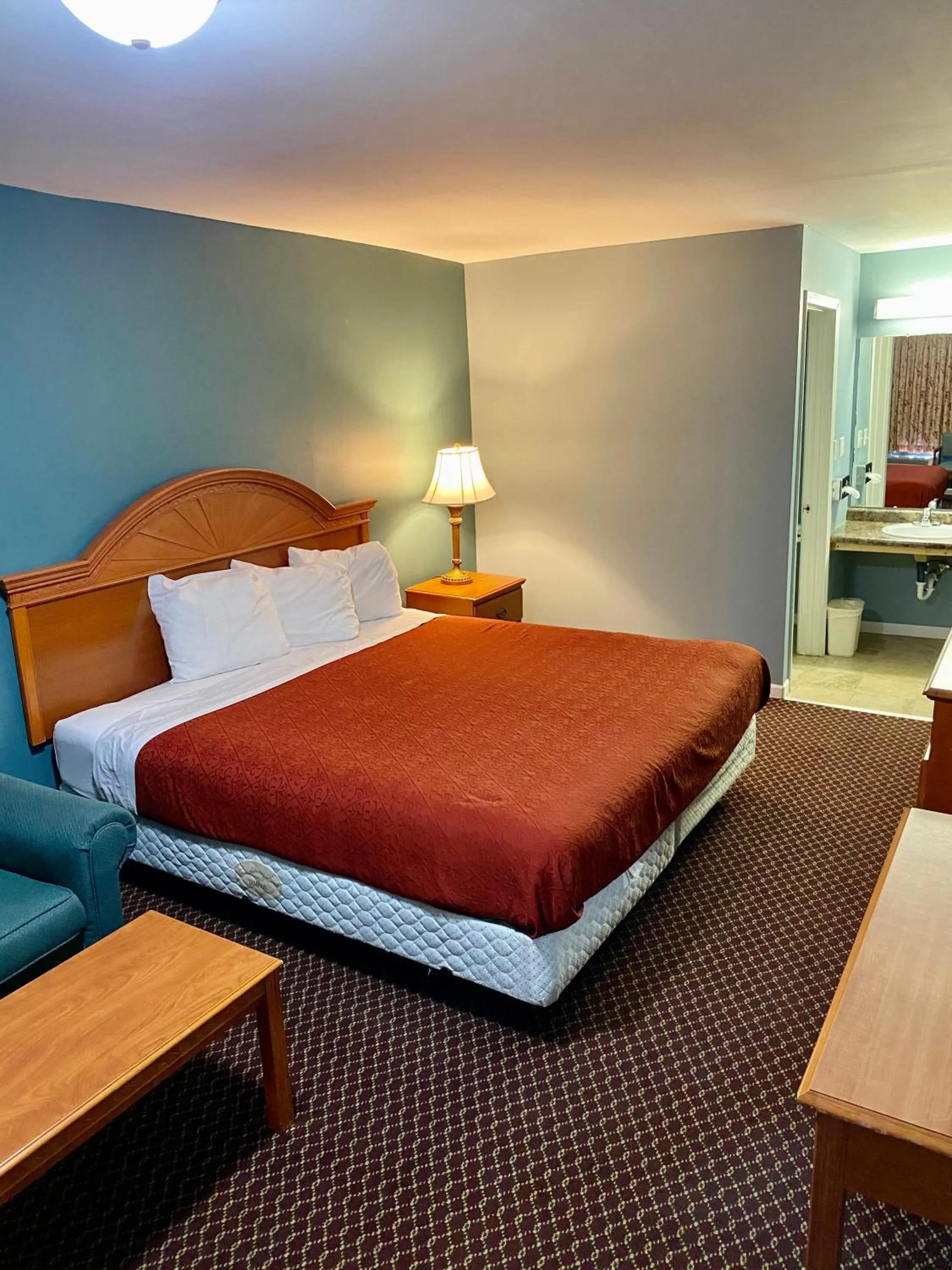 Bed in Plaza Inn Springfield