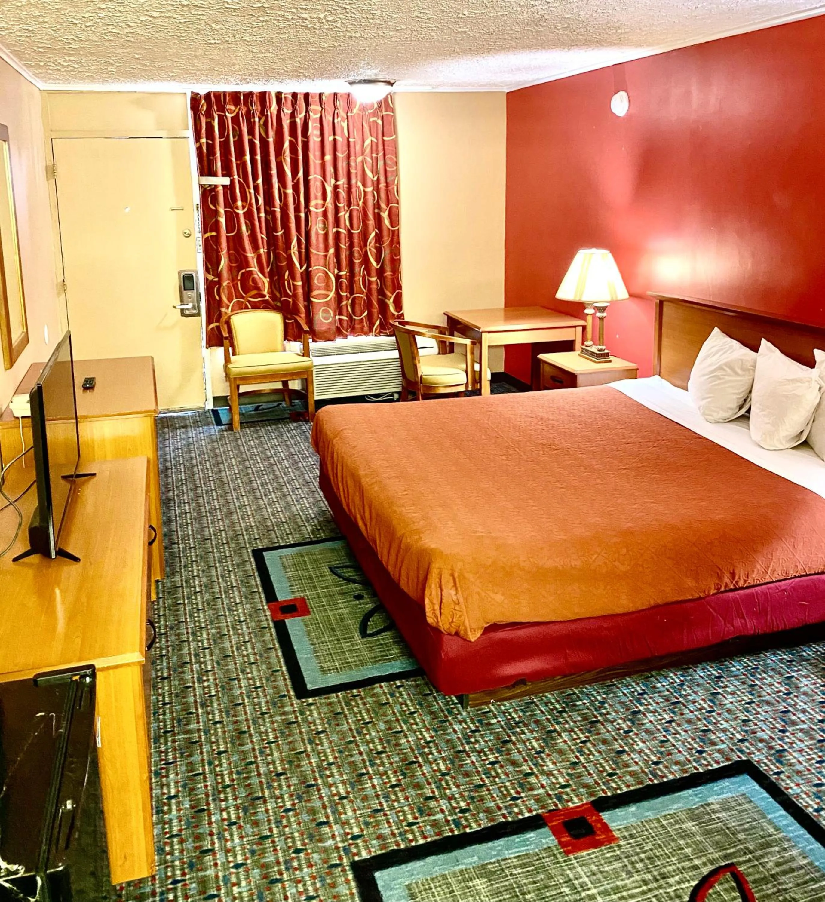 Bed in Plaza Inn Springfield