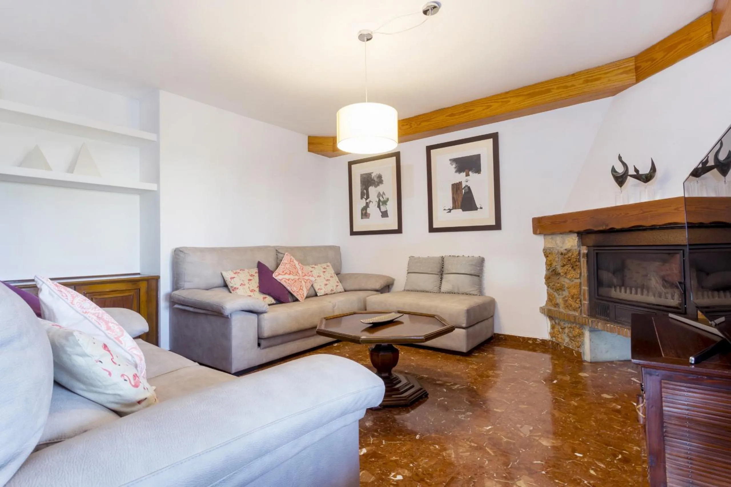 Communal lounge/ TV room in Huerta