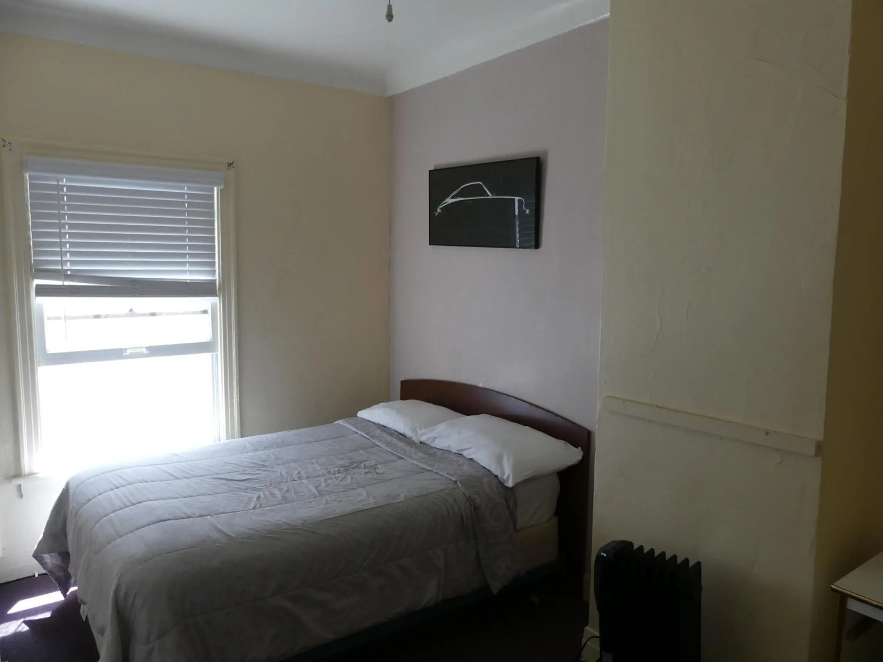 Bed in Hotel del Flores Bed in Hotel del Flores