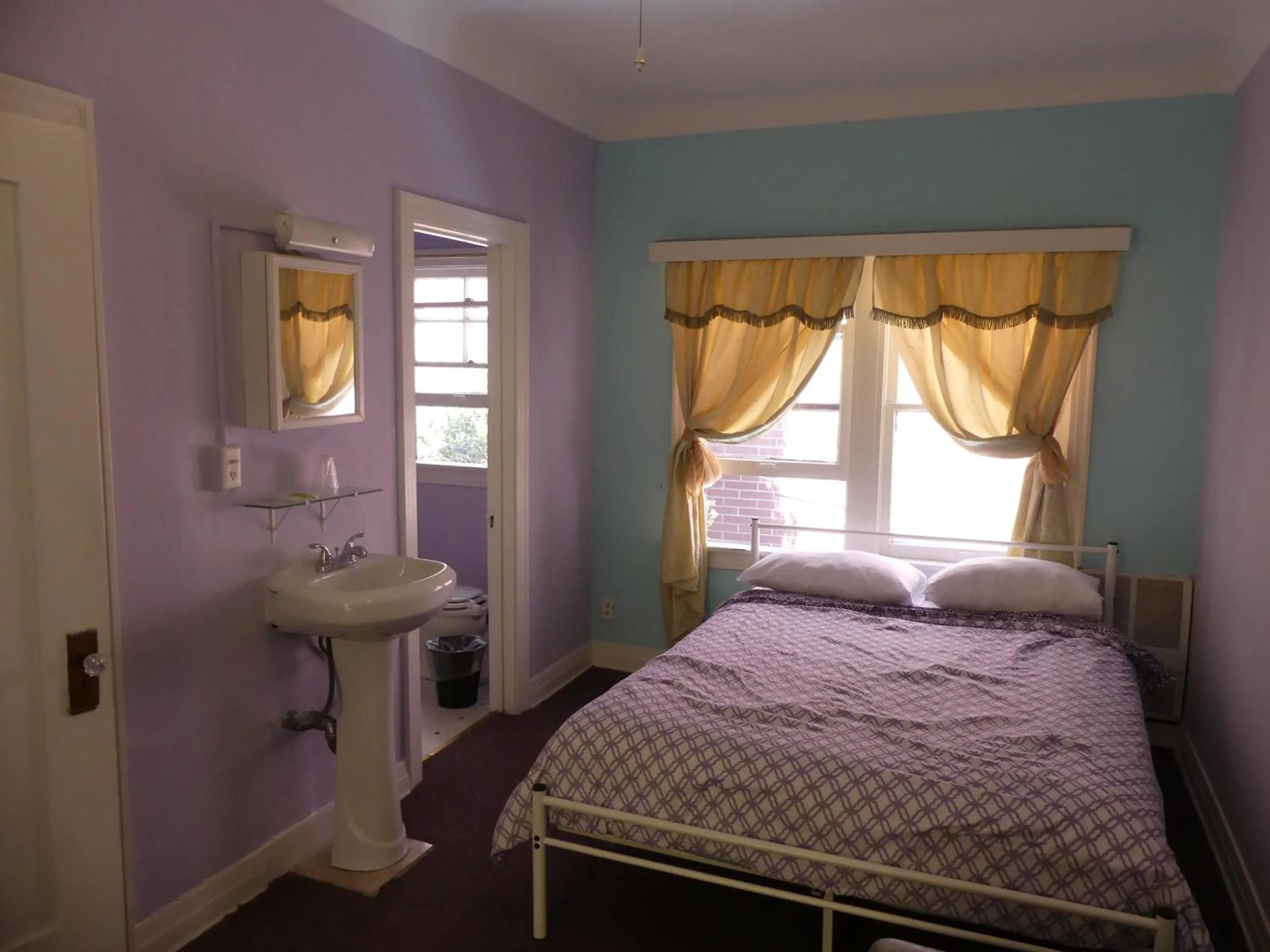 Bed in Hotel del Flores