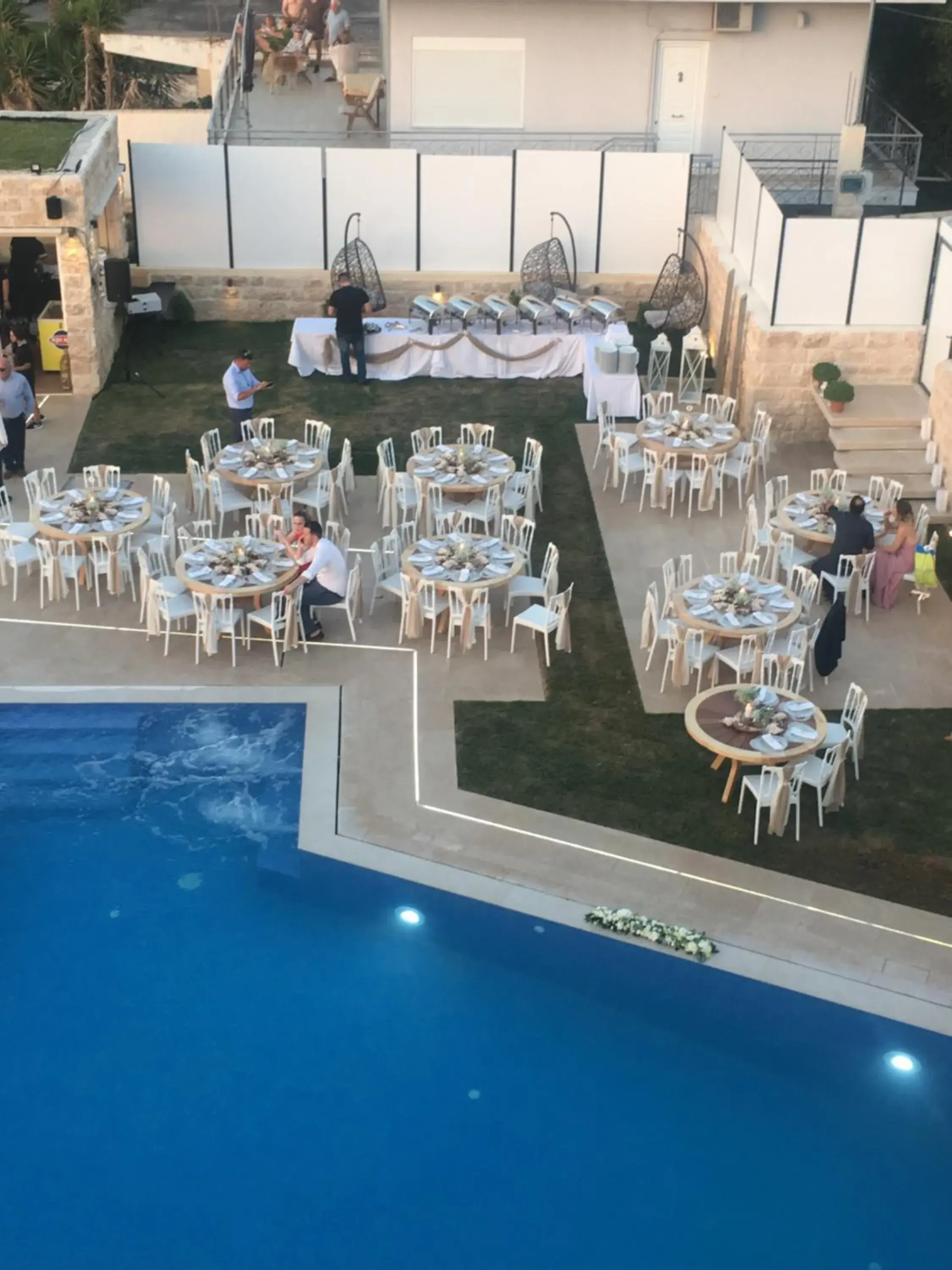 Food and drinks in Aianteion Bay Luxury Hotel & Suites Food and drinks in Aianteion Bay Luxury Hotel & Suites