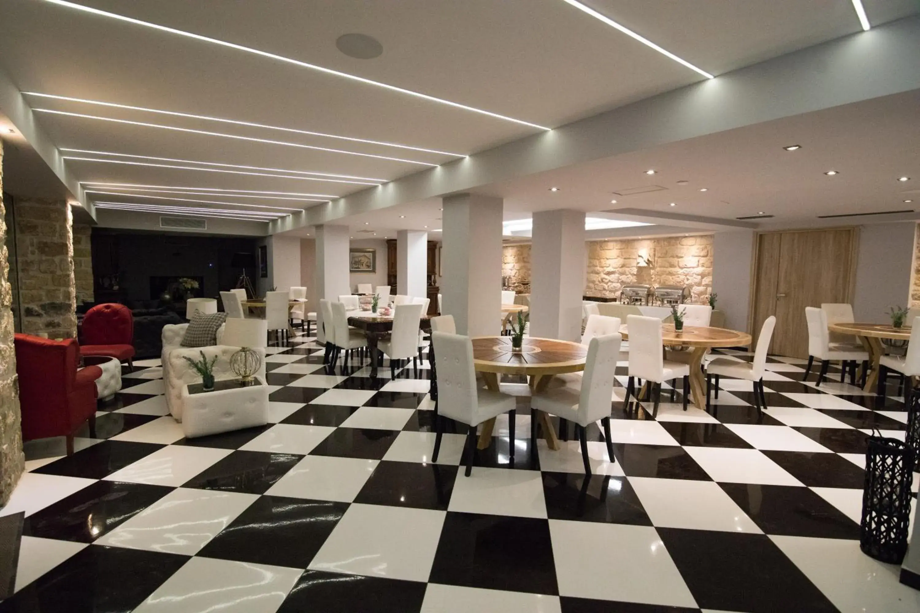 Restaurant/places to eat in Aianteion Bay Luxury Hotel & Suites Restaurant/places to eat in Aianteion Bay Luxury Hotel & Suites