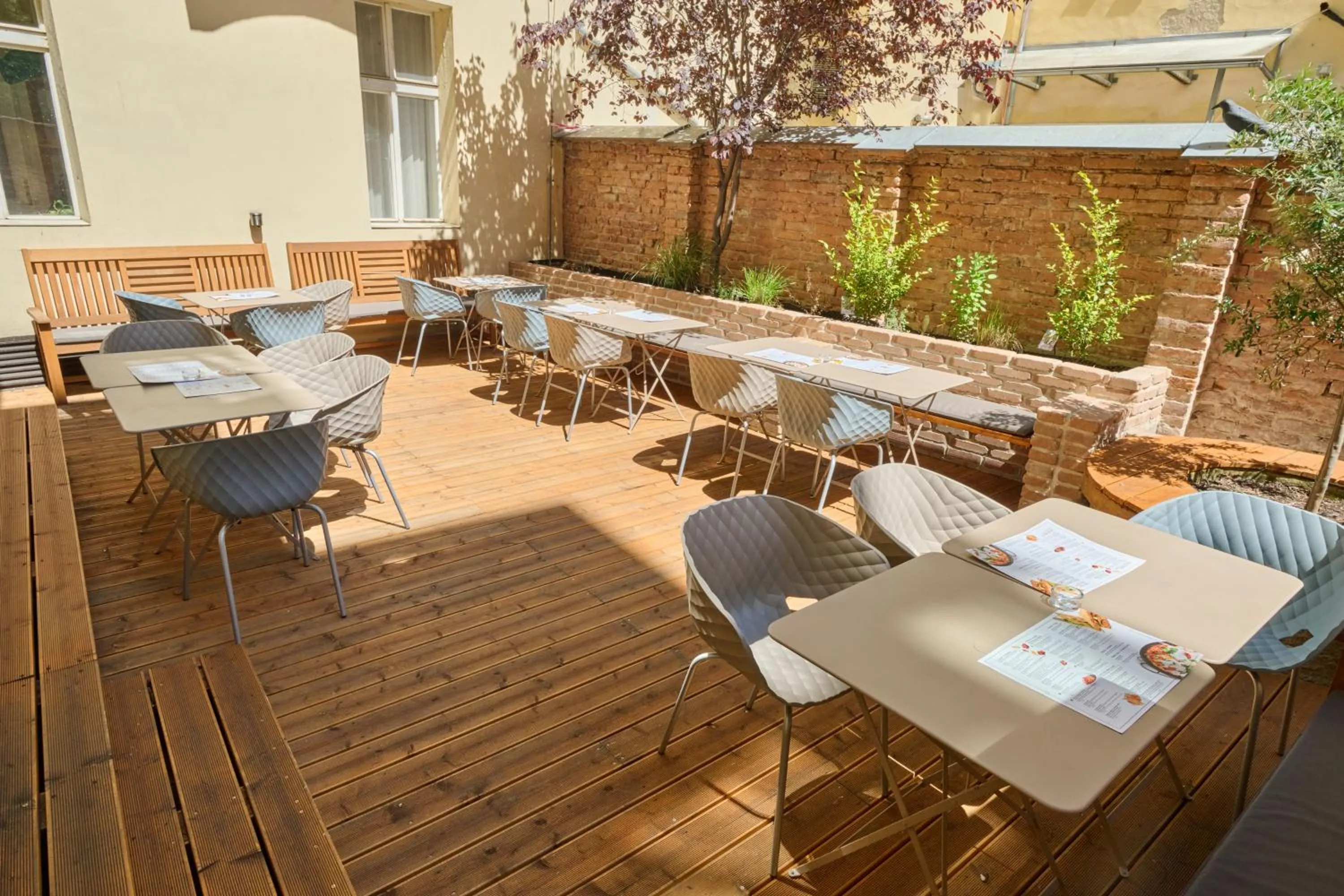 Restaurant/places to eat in Royal Route Residence Lesser Town