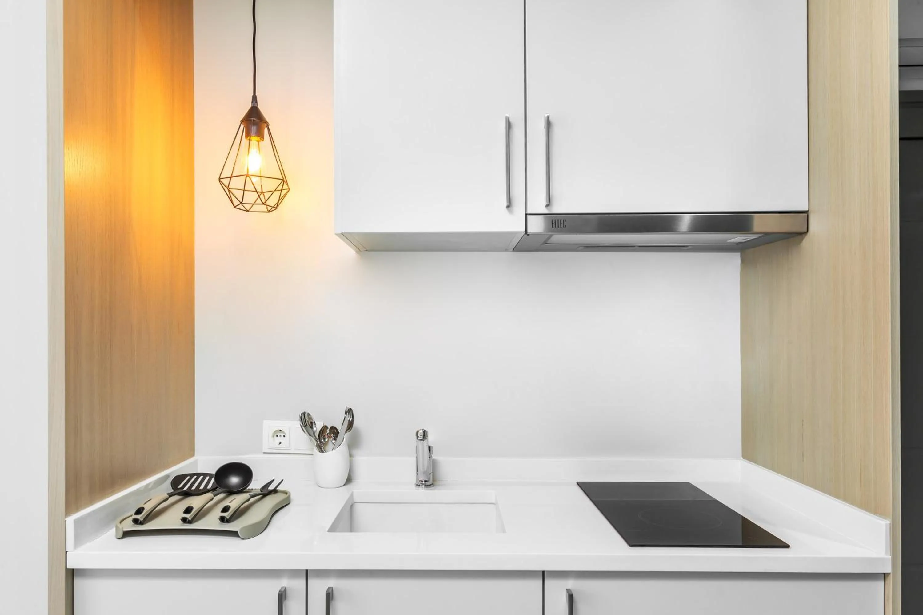 Kitchen or kitchenette in Nymphes Deluxe Accommodation Pefkochori