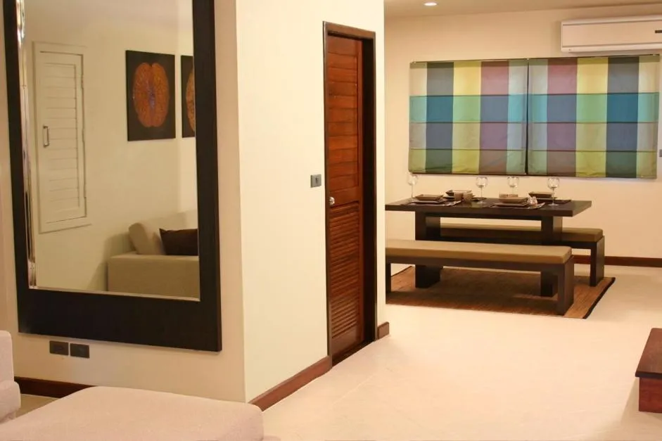 Dining area, Bed in The Gardens