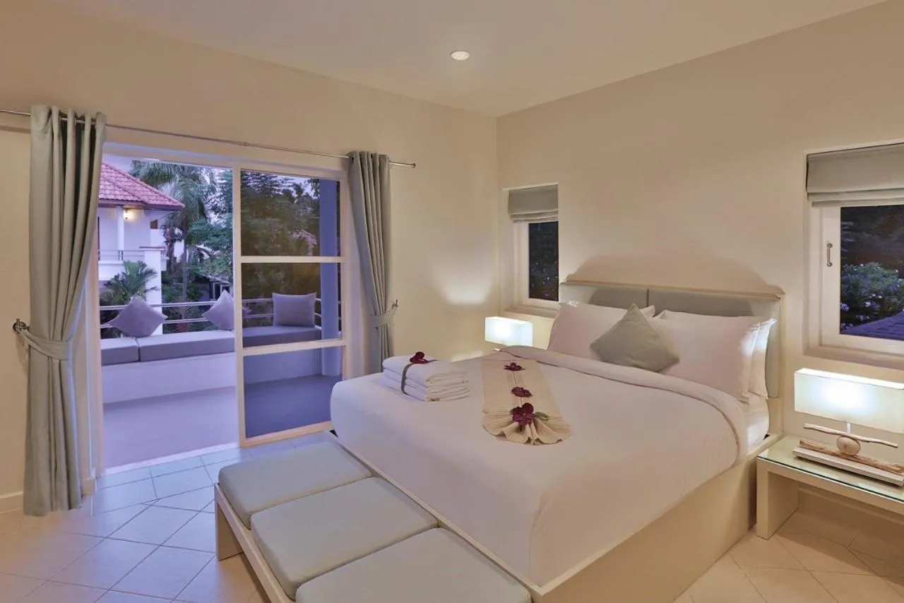 Bedroom, Bed in The Gardens