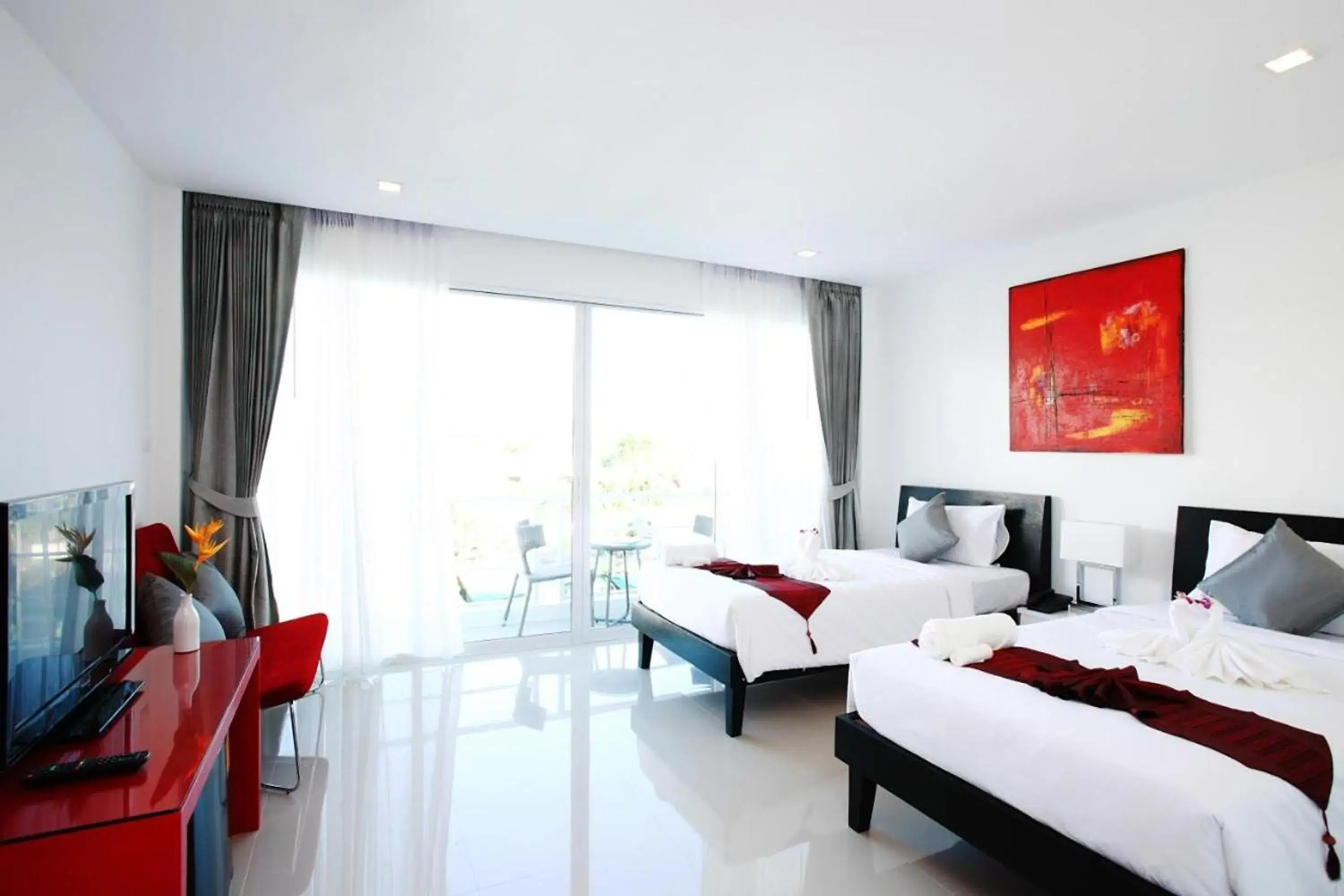 Bed in One World One Home Naiharn Hotel Bed in One World One Home Naiharn Hotel